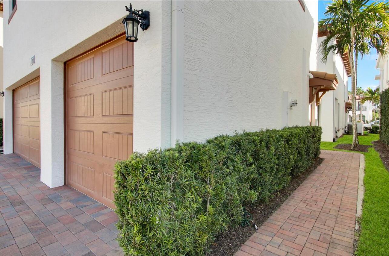 1073 Faulkner Terrace