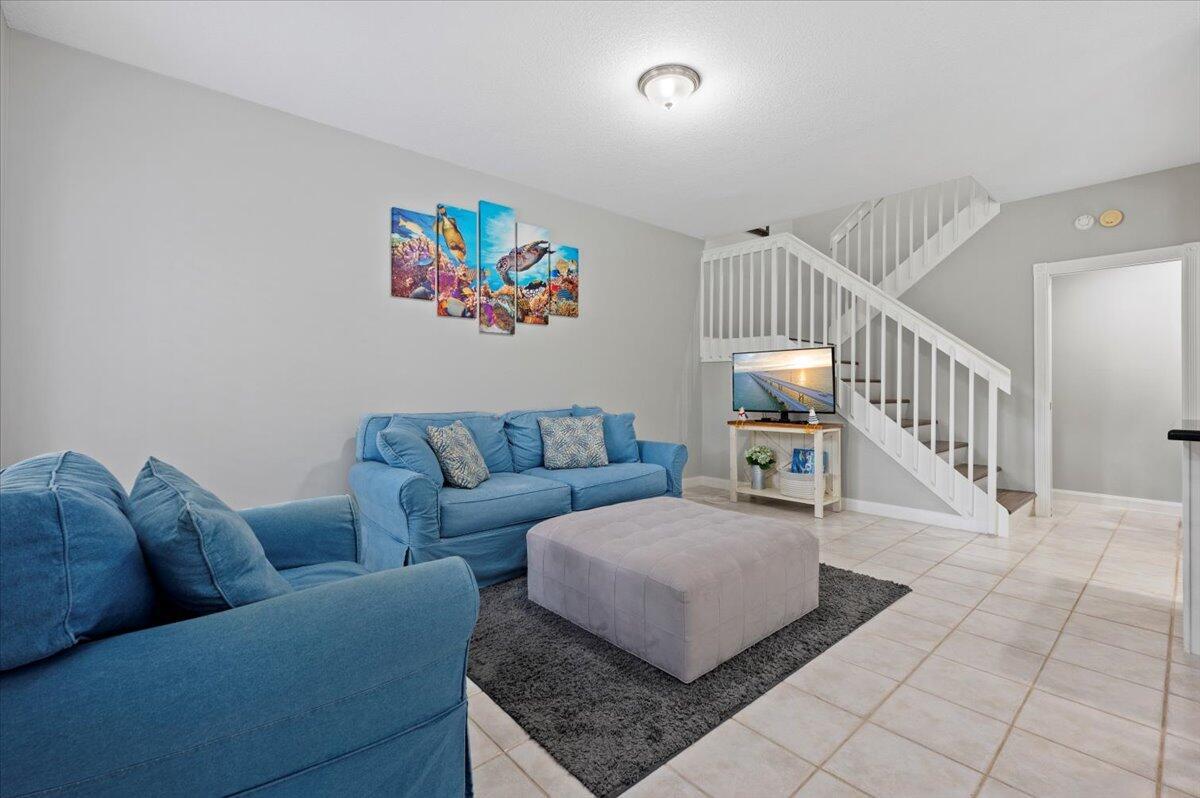 336 Jacaranda Drive