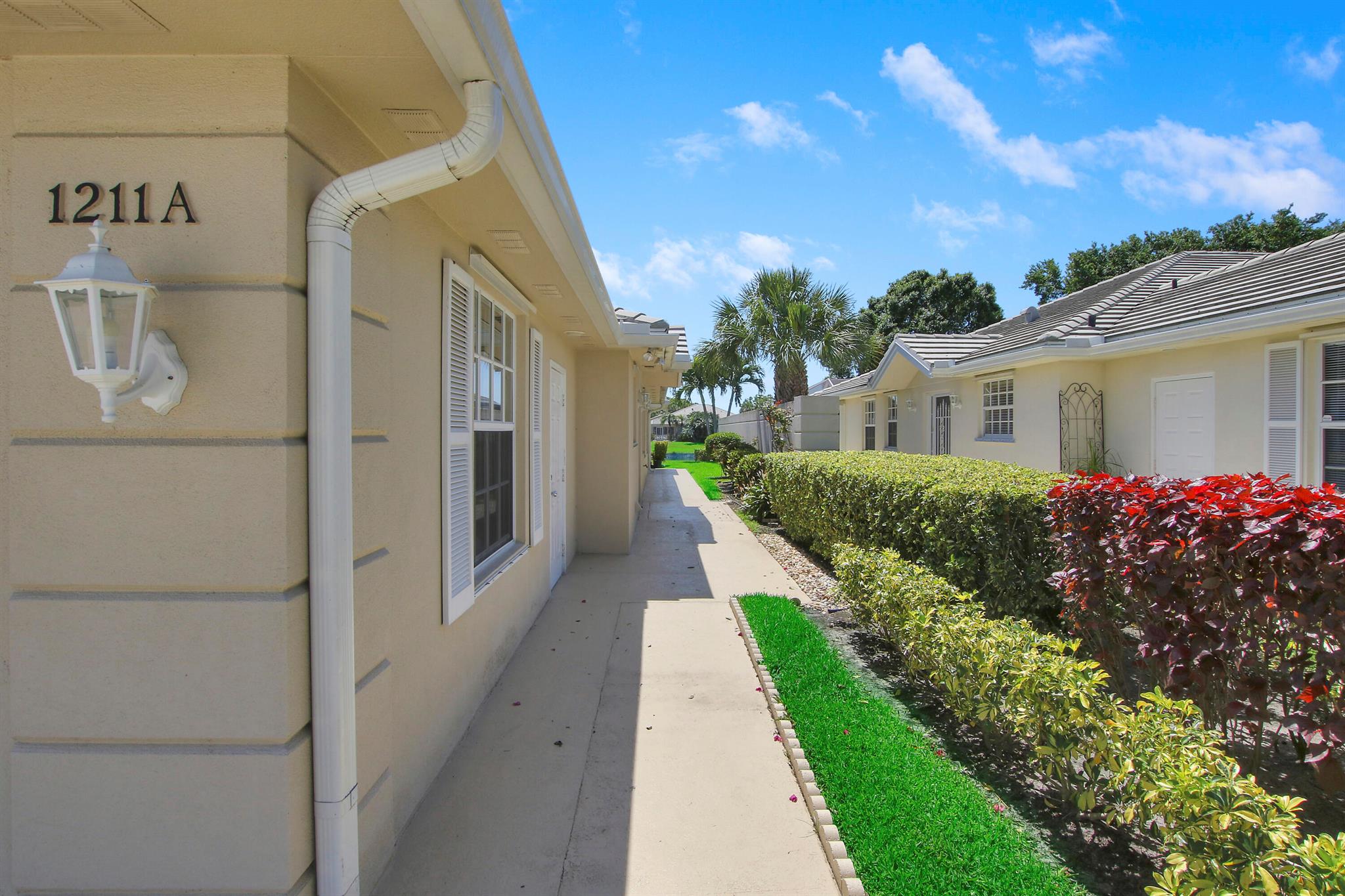 1211 NW Bentley Circle A