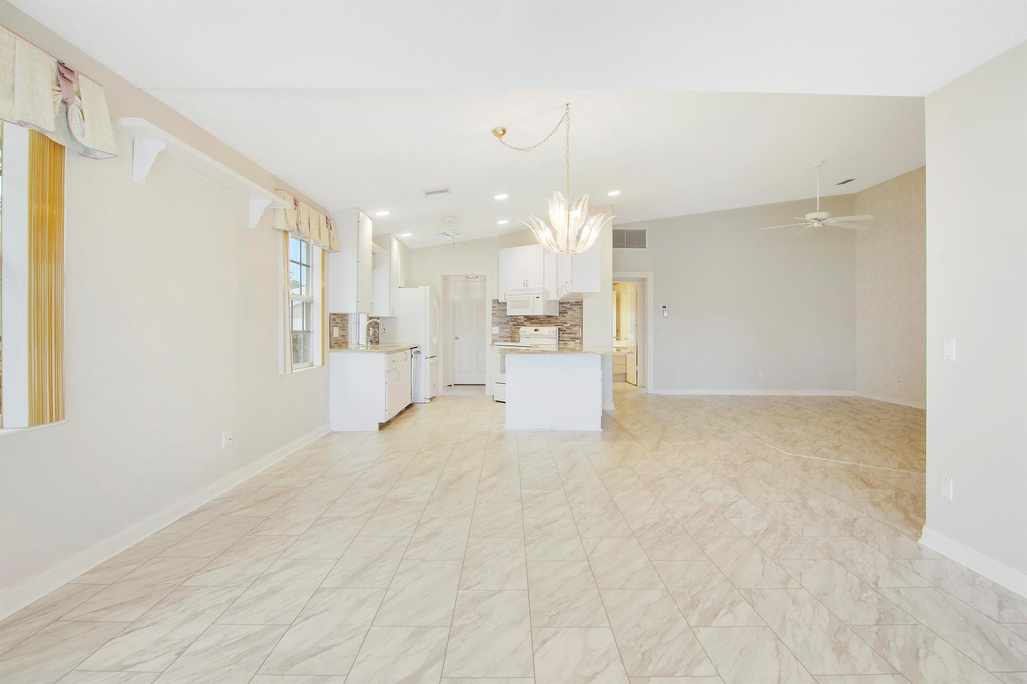 1211 NW Bentley Circle A