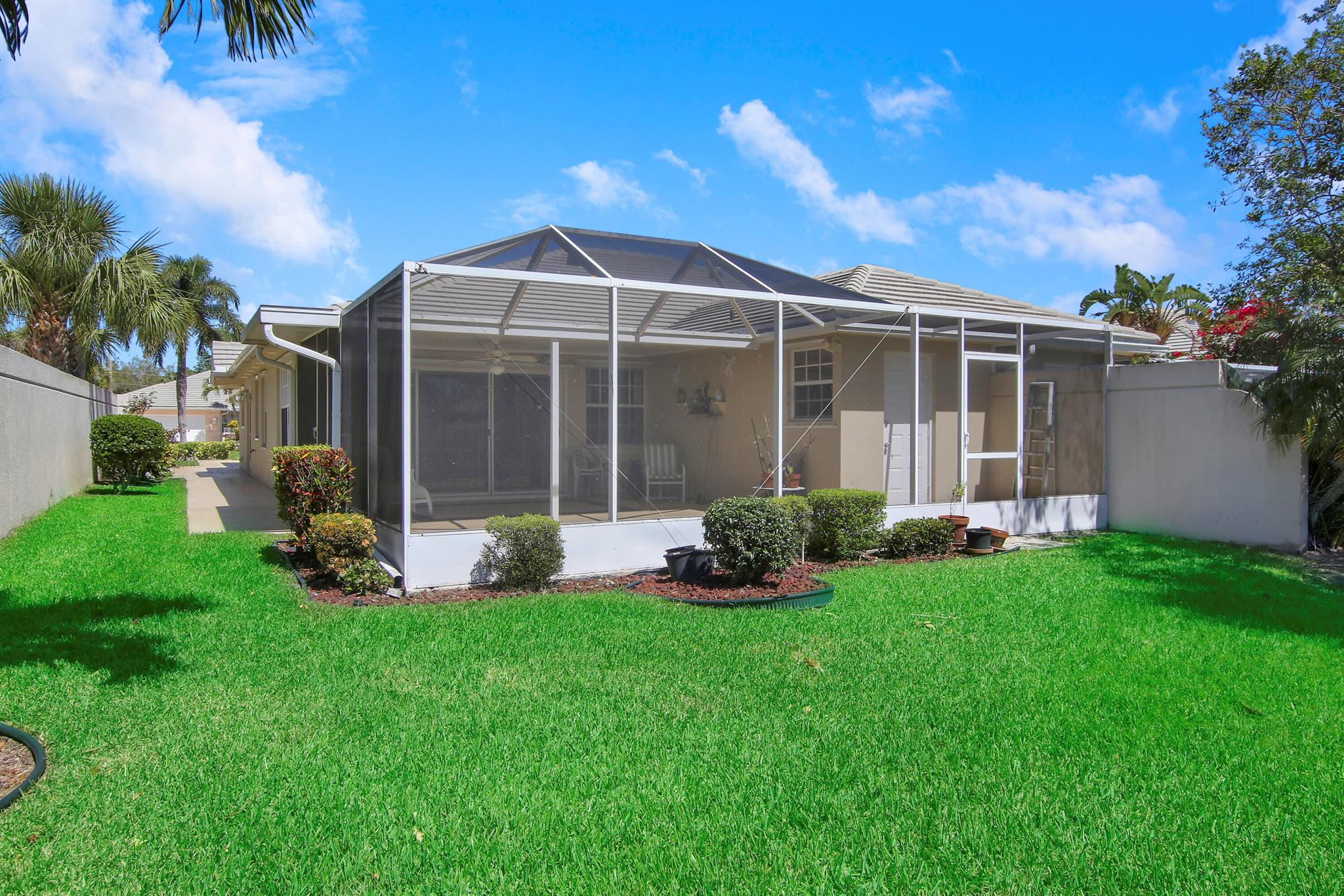 1211 NW Bentley Circle A