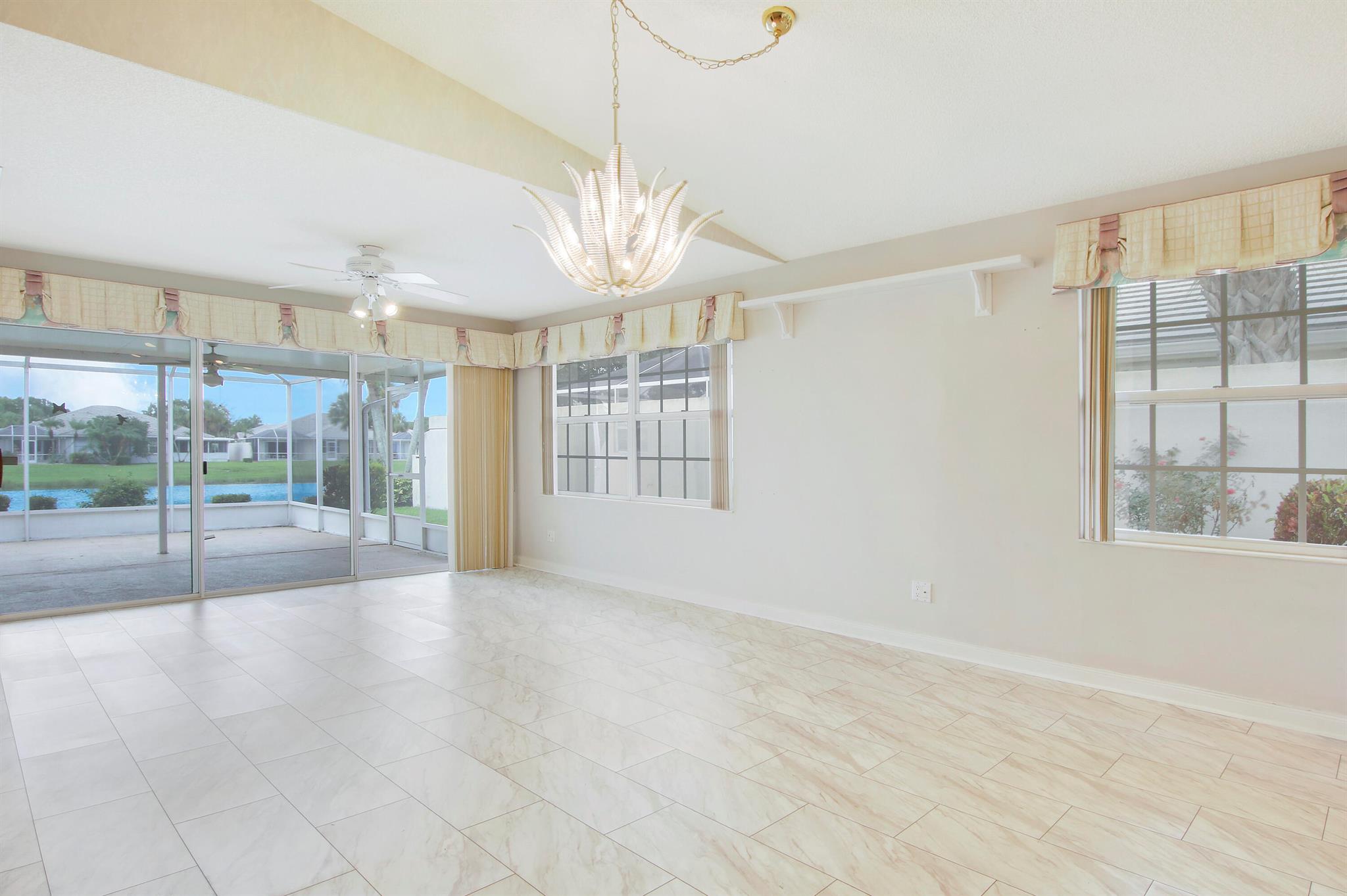 1211 NW Bentley Circle A