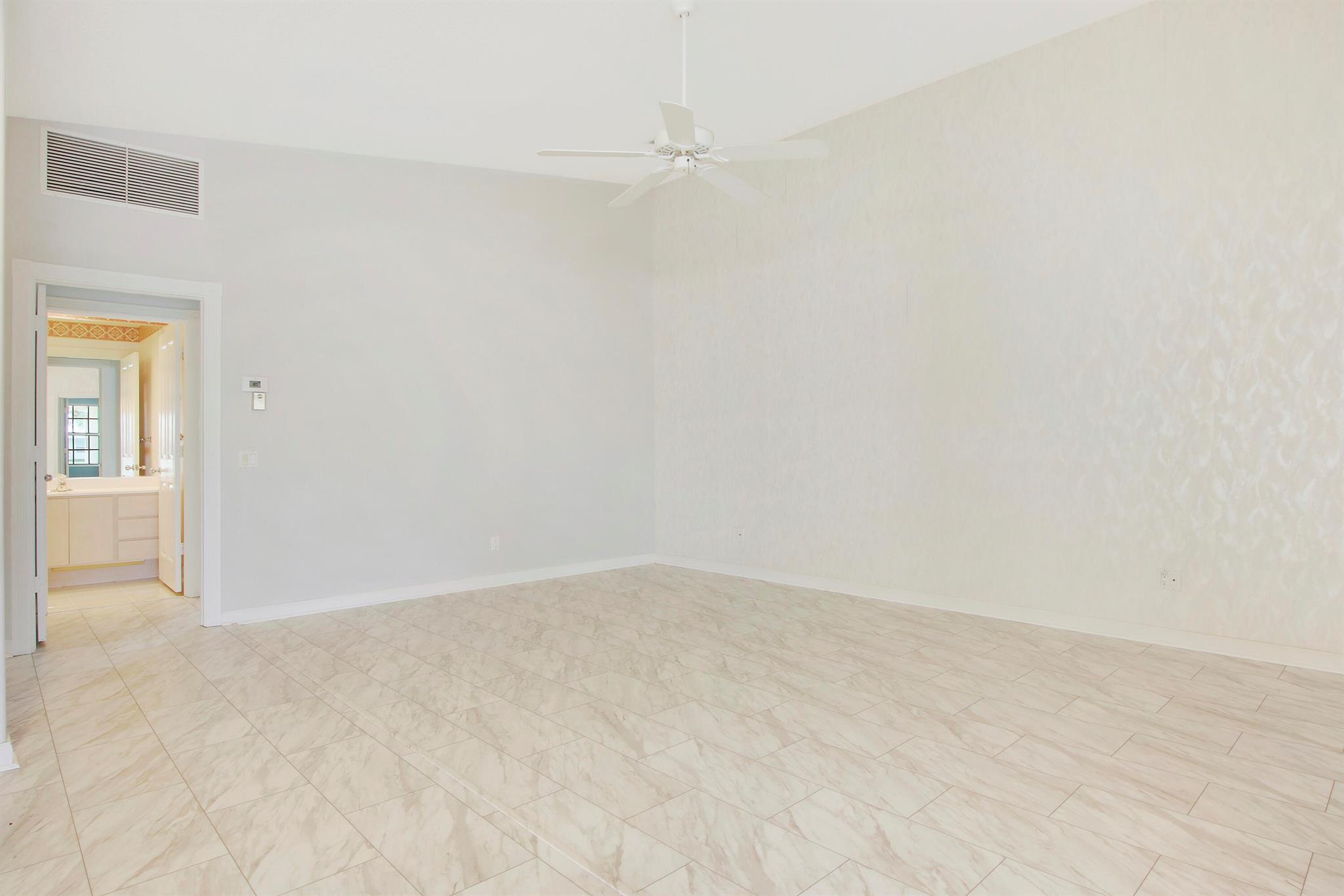 1211 NW Bentley Circle A