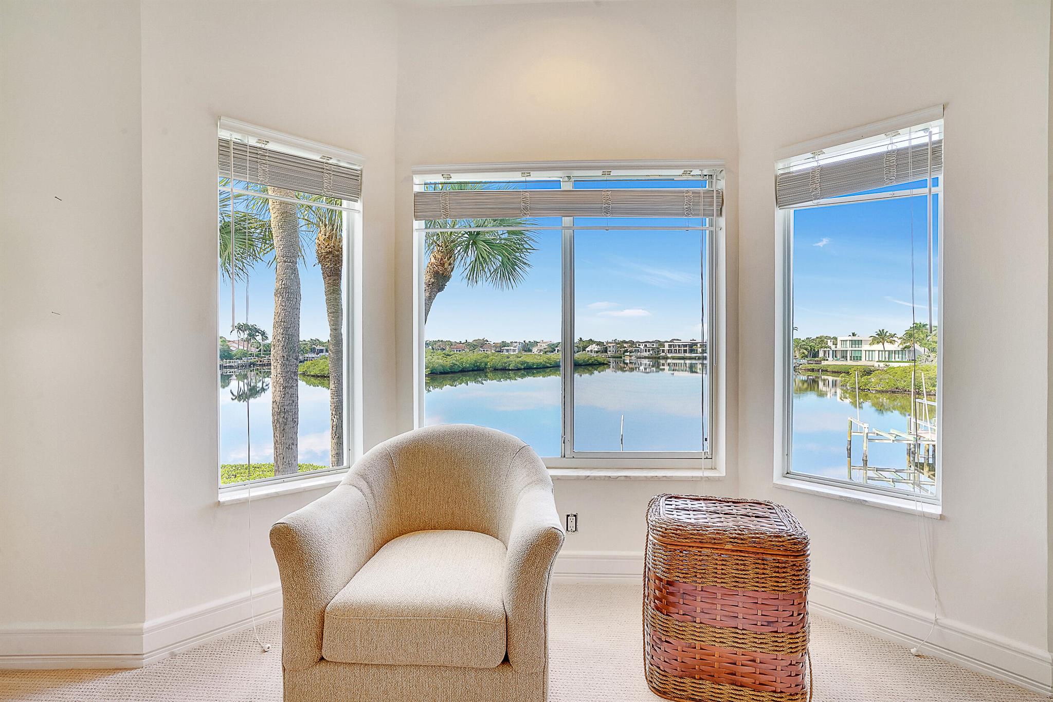 2703 Captains Way