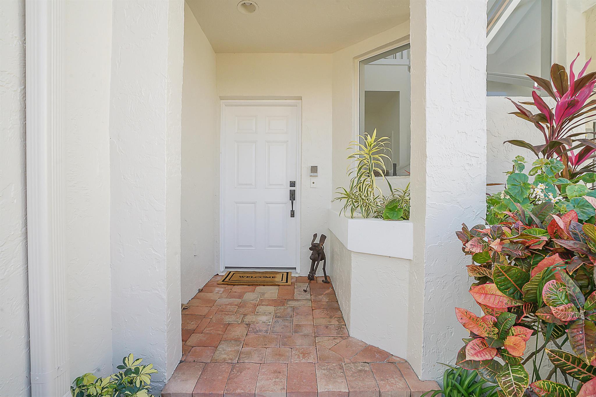 2703 Captains Way