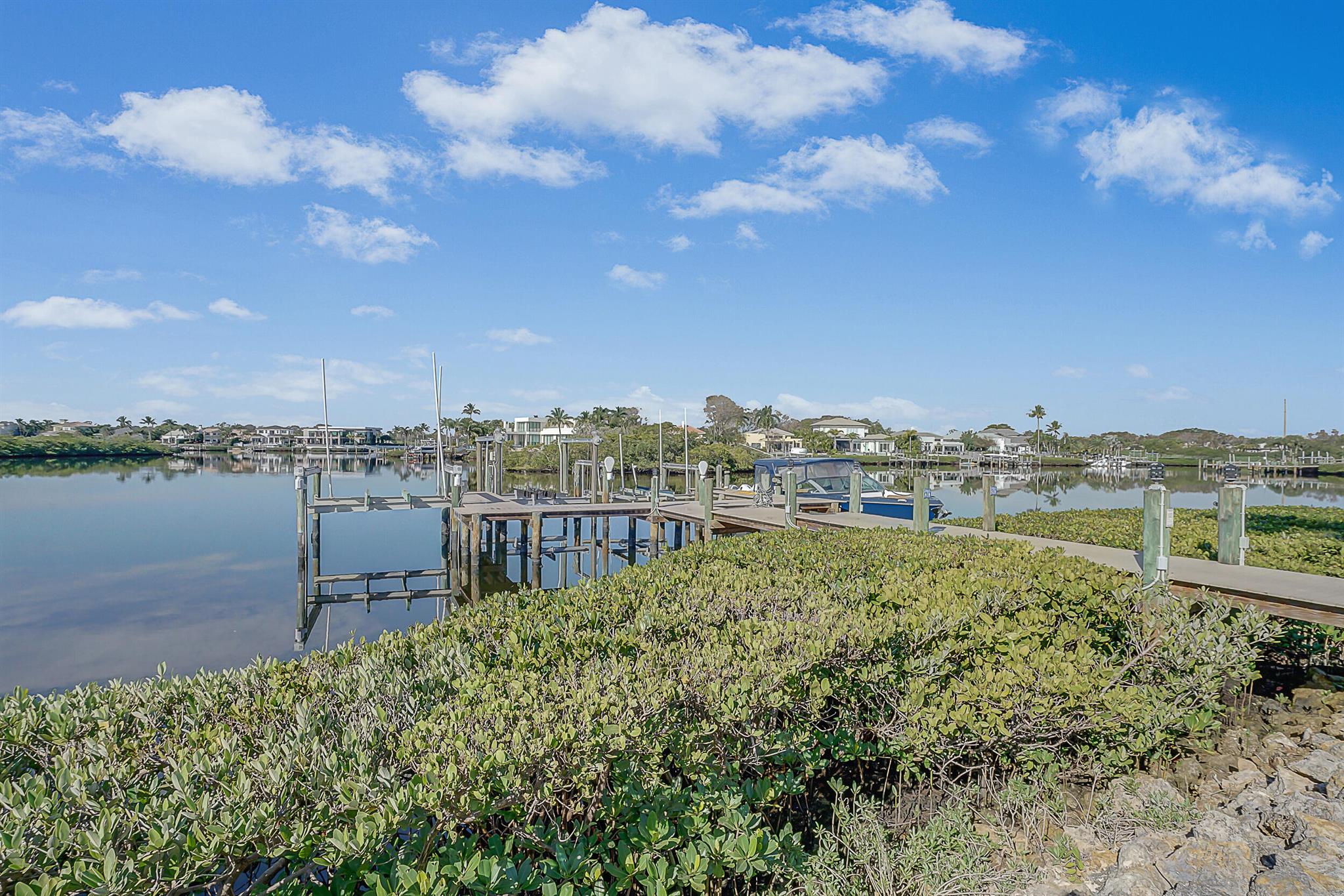 2703 Captains Way