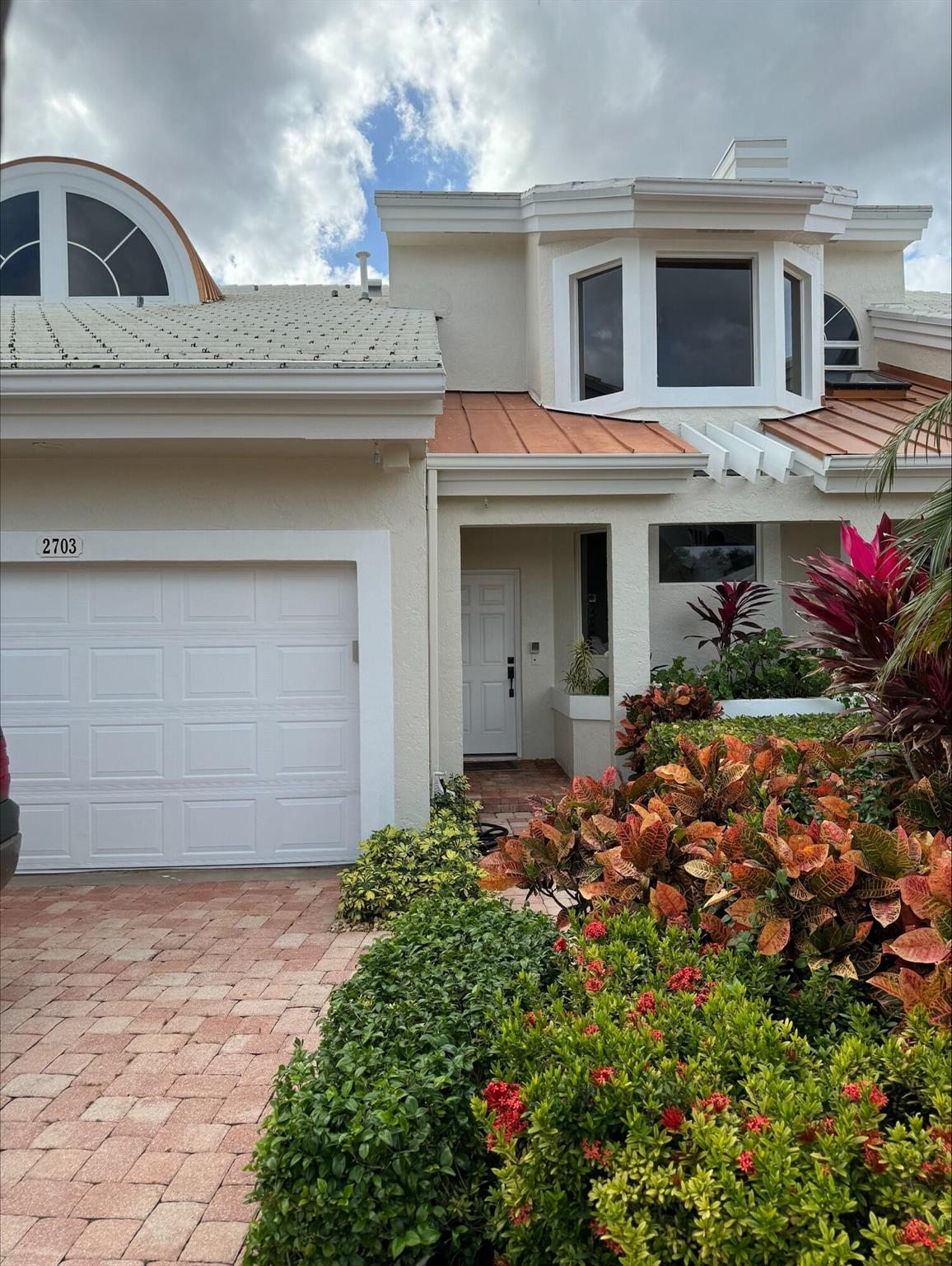 2703 Captains Way