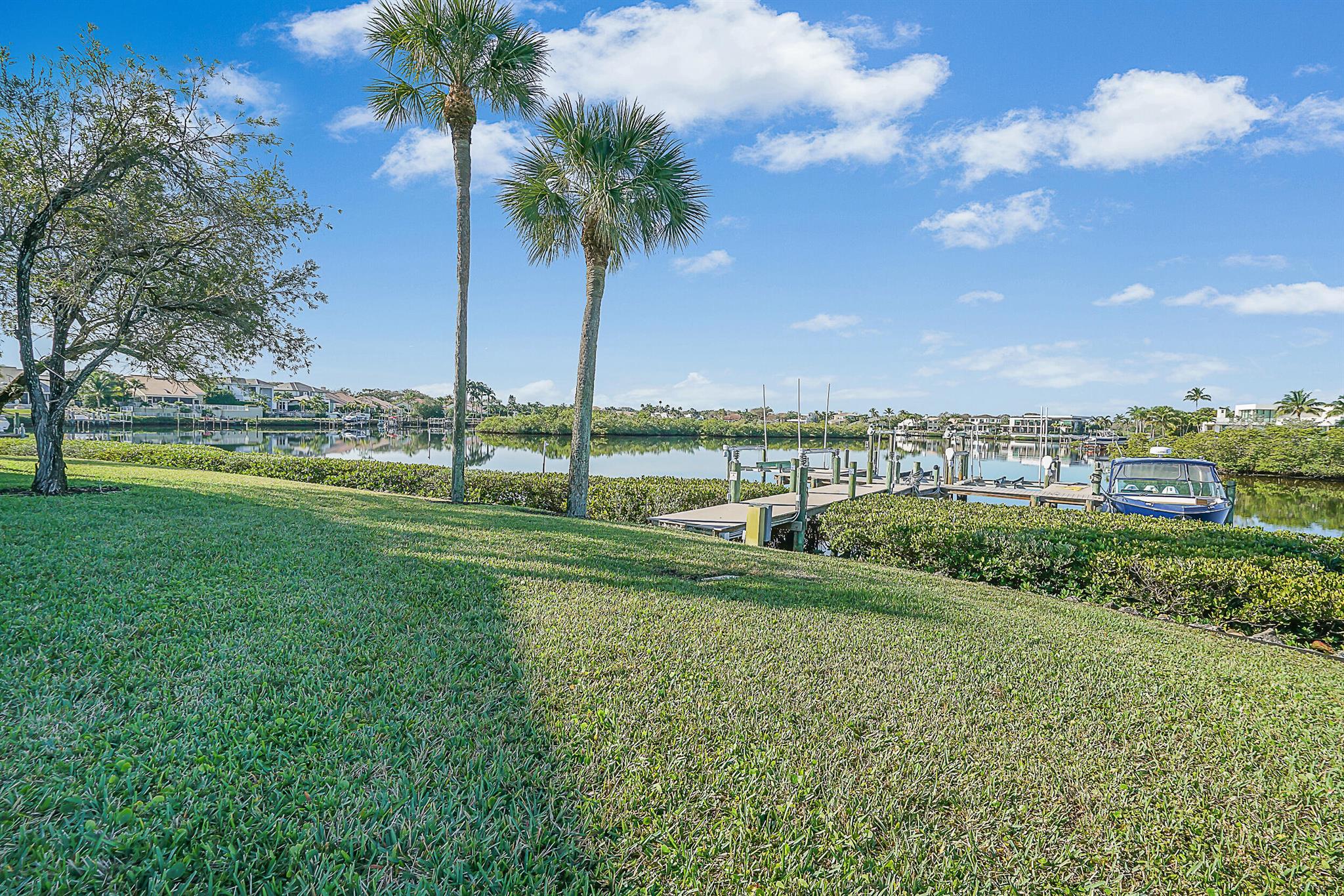 2703 Captains Way