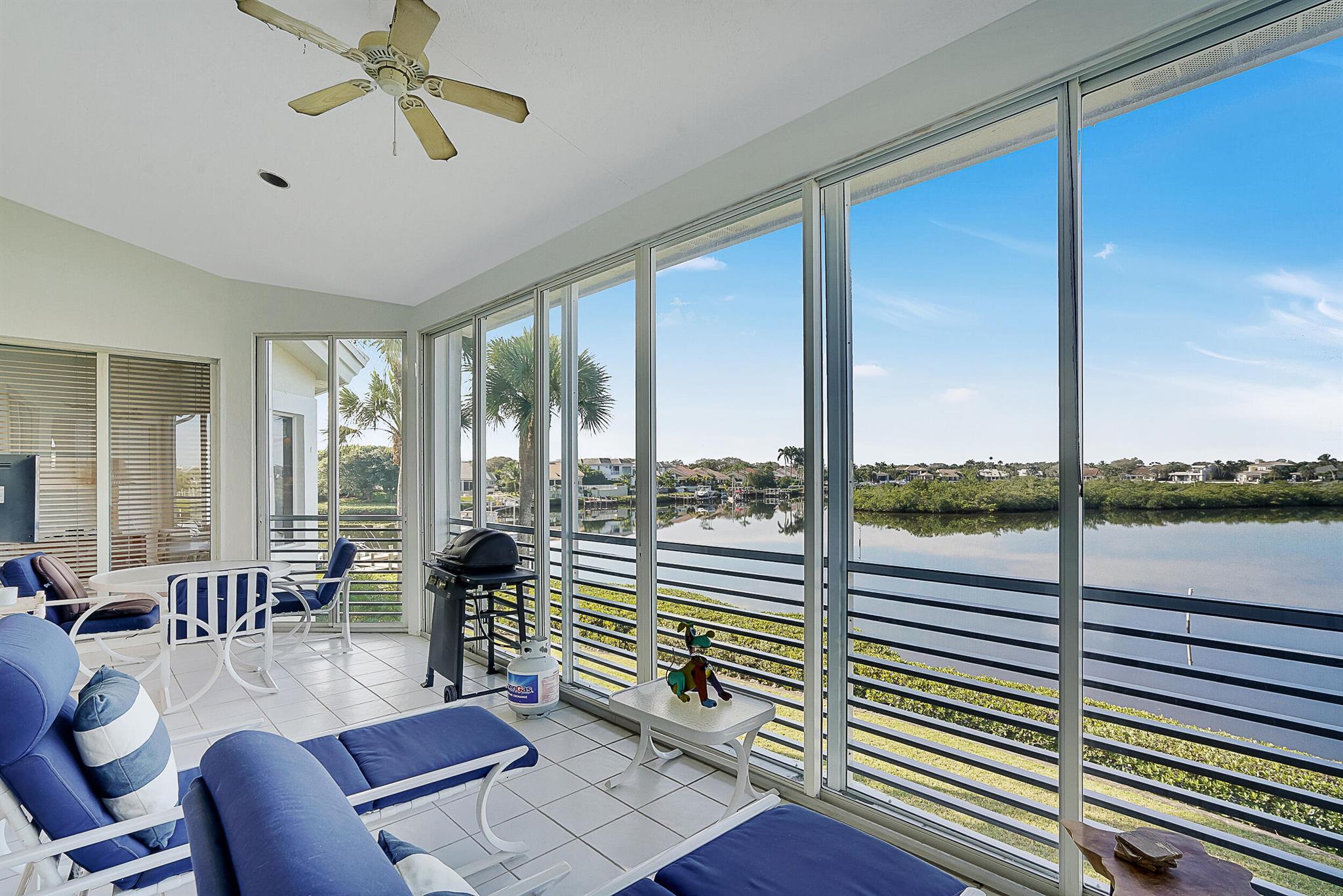 2703 Captains Way
