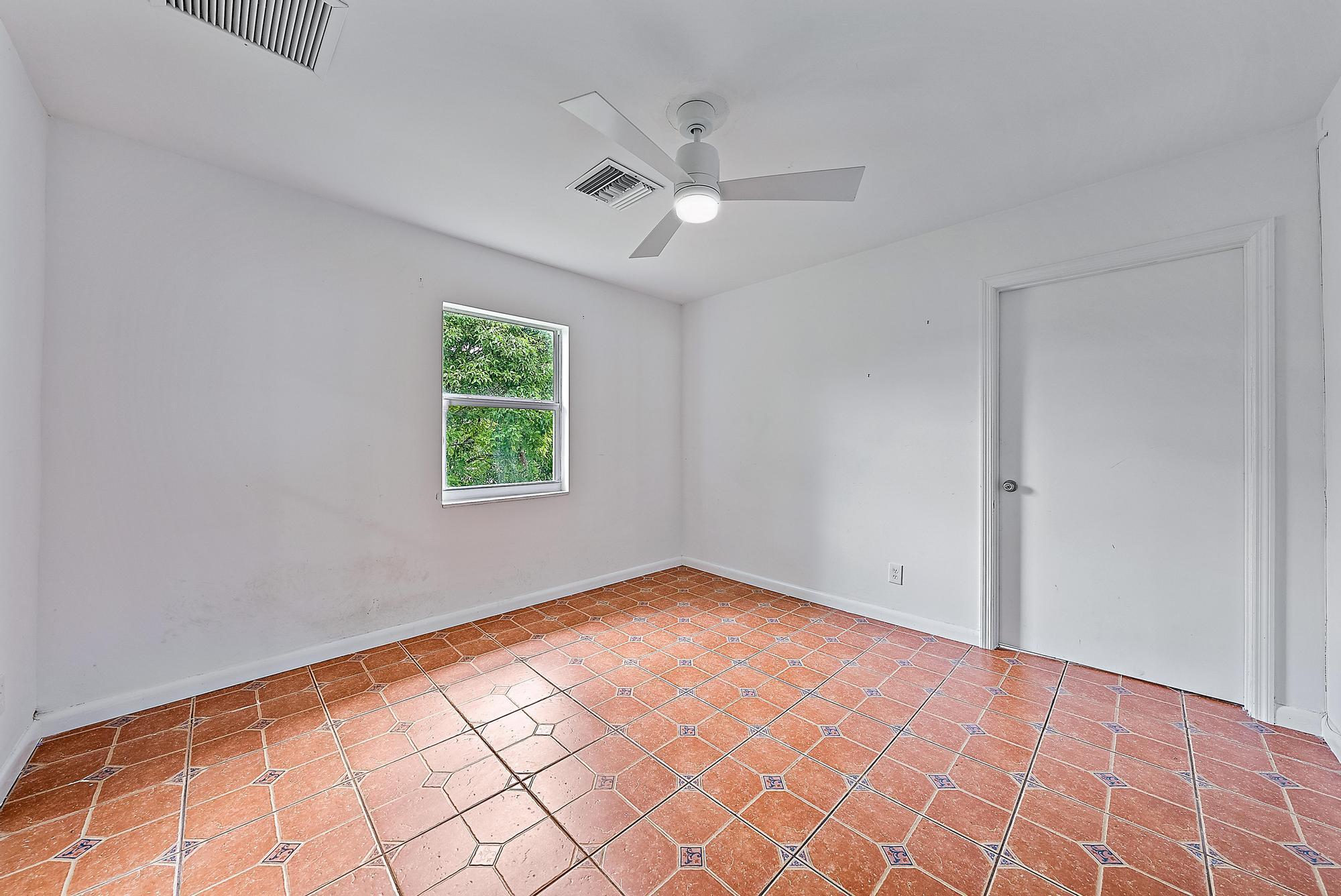 3169 Horseshoe Circle W