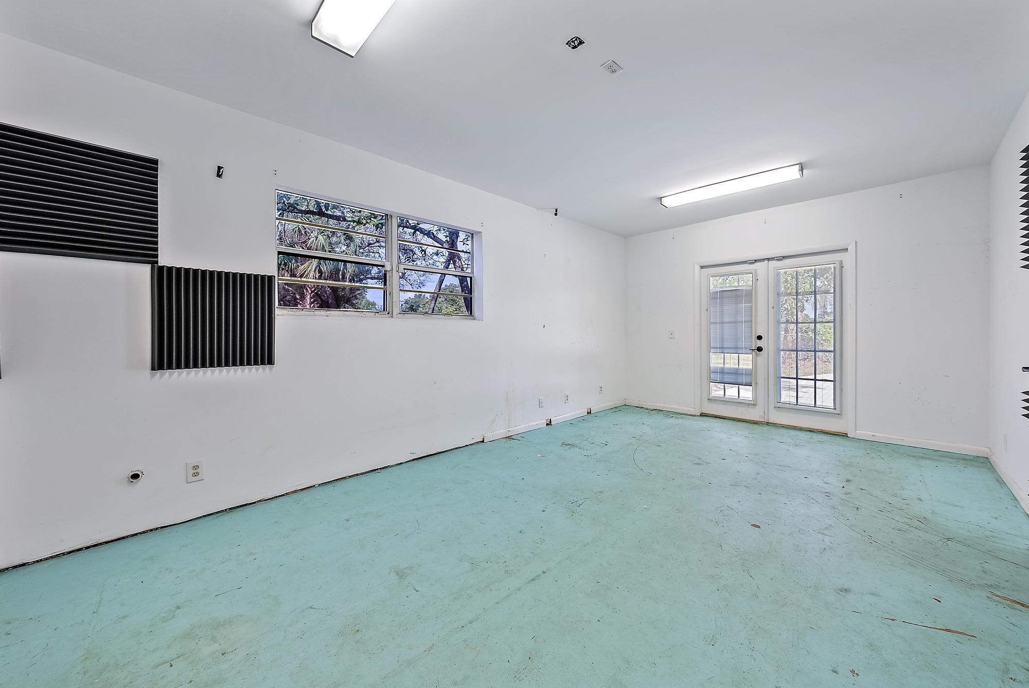 3169 Horseshoe Circle W
