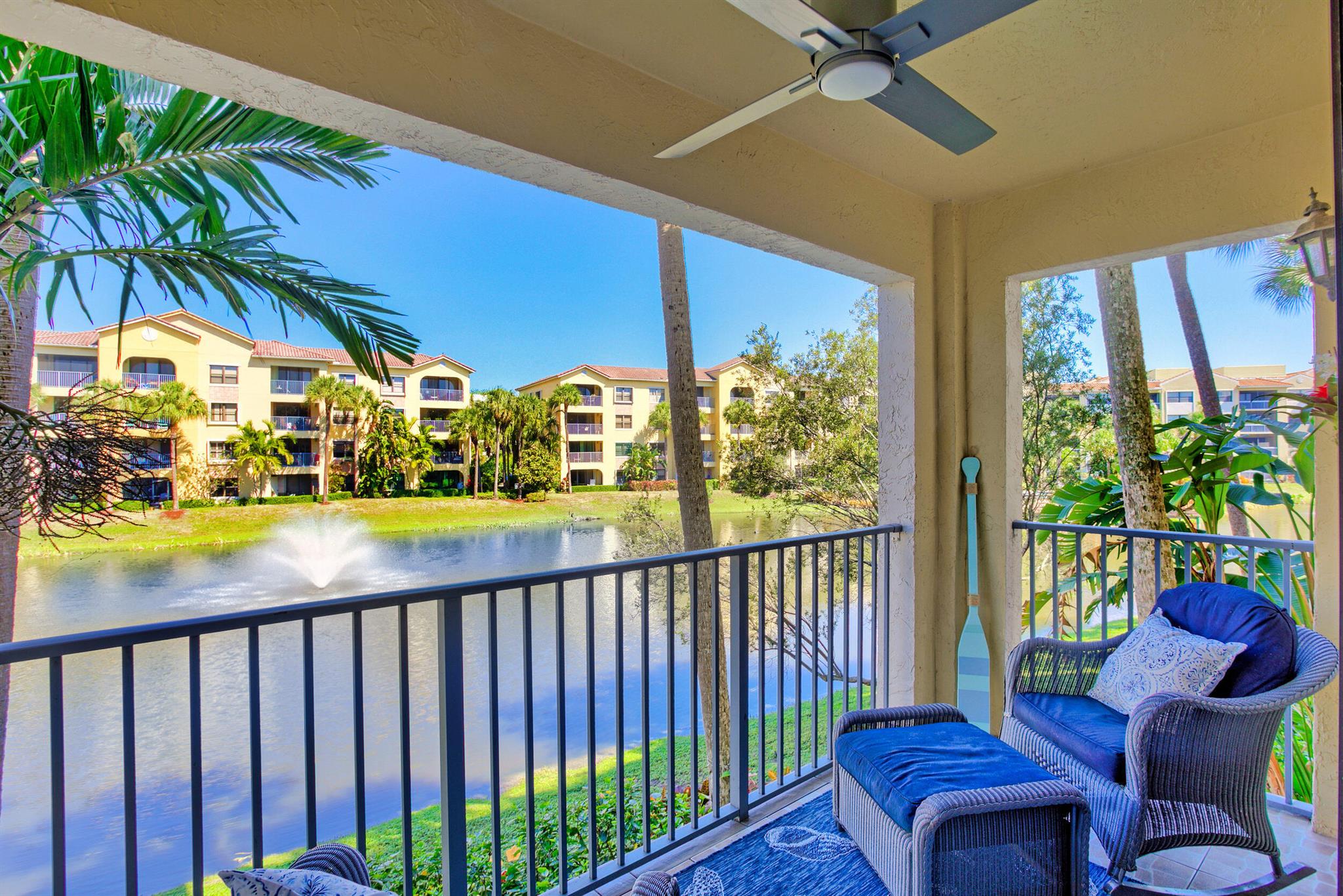 400 Uno Lago Drive 204