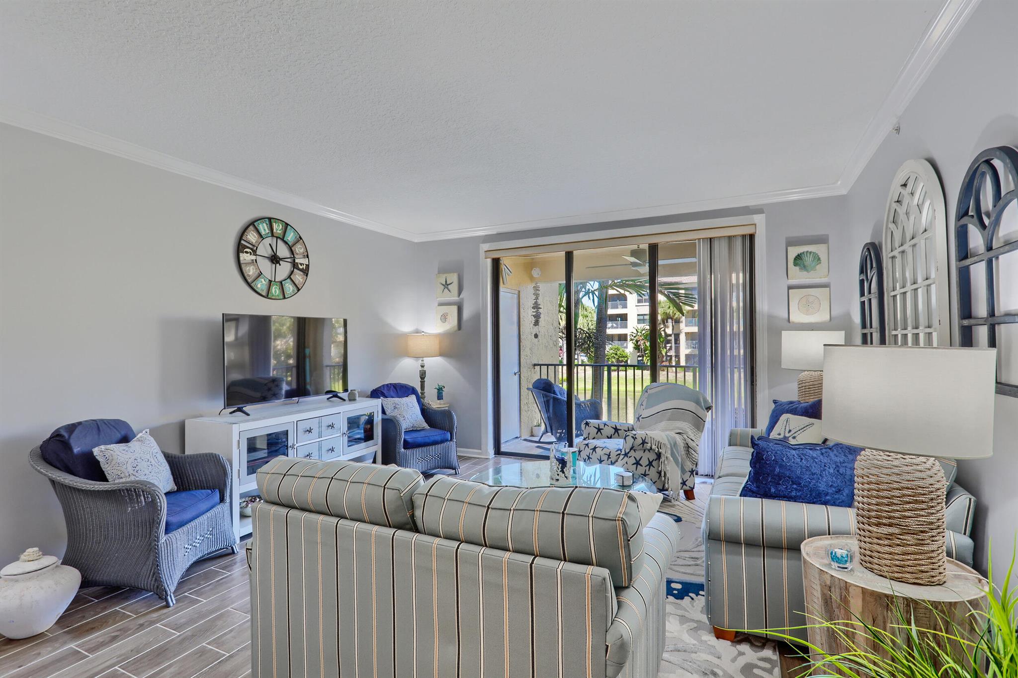 400 Uno Lago Drive 204
