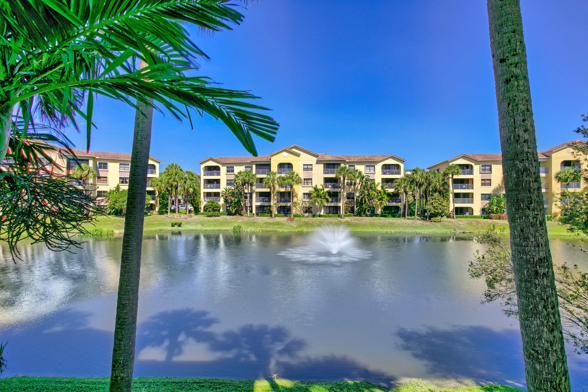 400 Uno Lago Drive 204