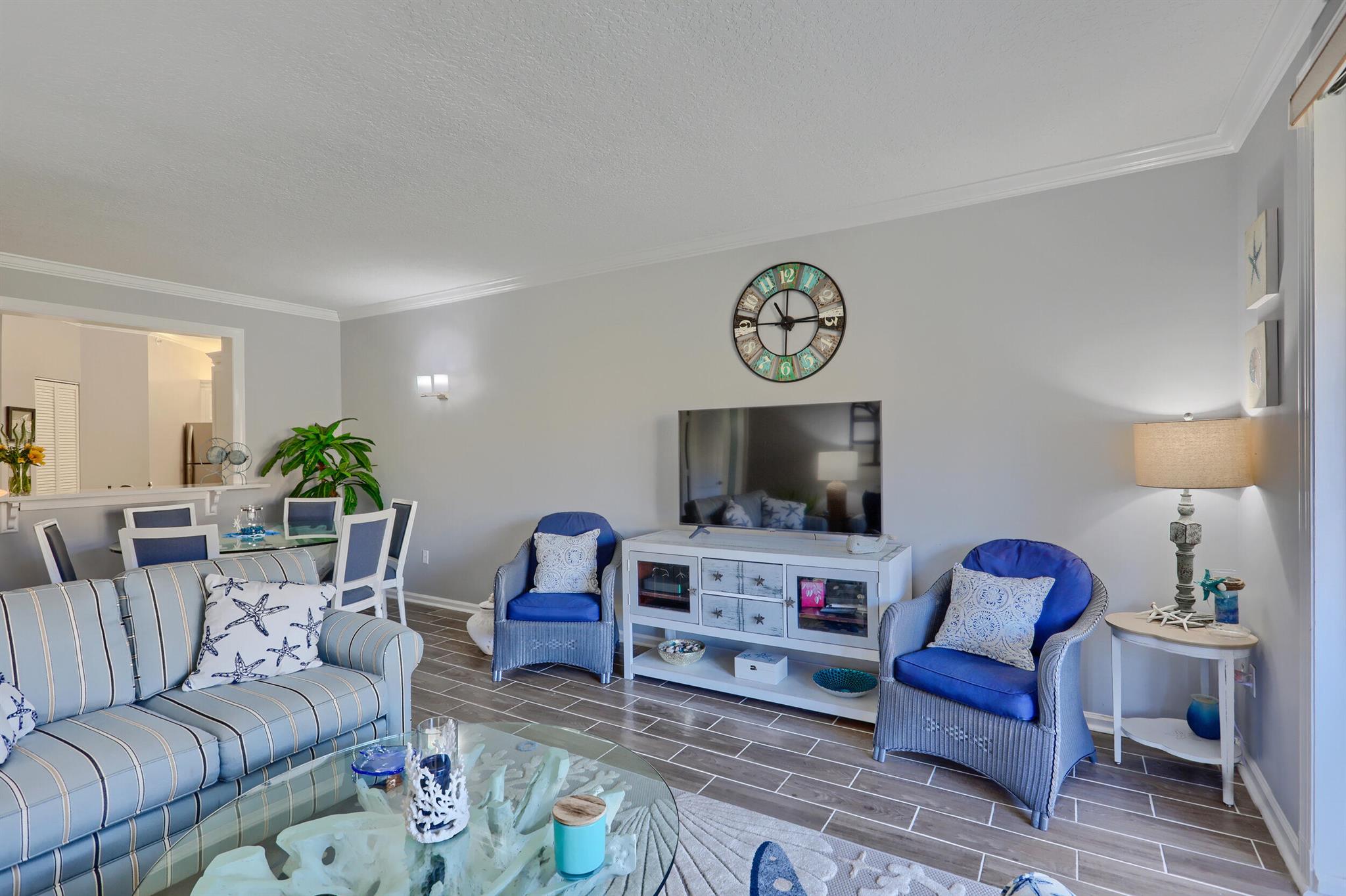 400 Uno Lago Drive 204