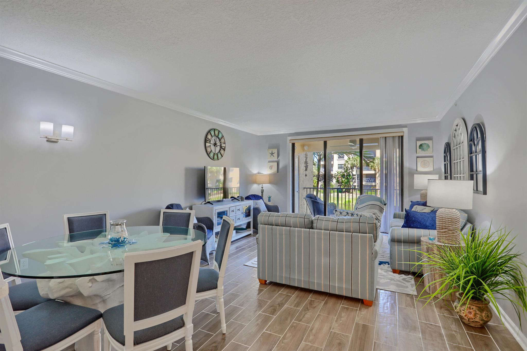 400 Uno Lago Drive 204