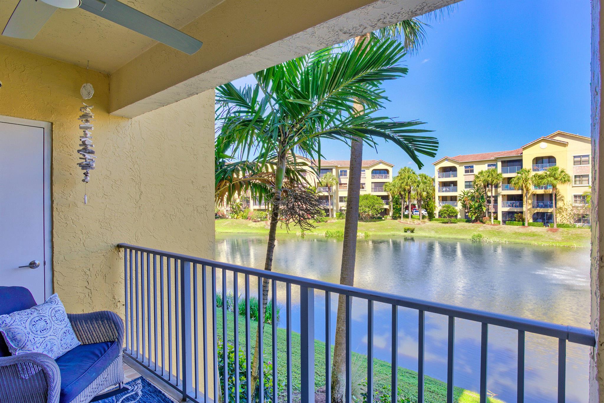 400 Uno Lago Drive 204