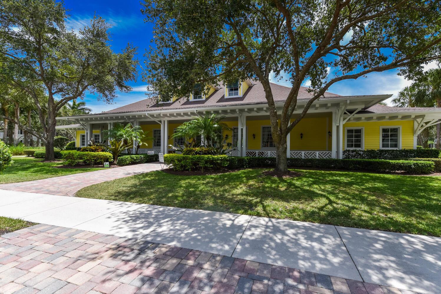 3261 E Community Drive