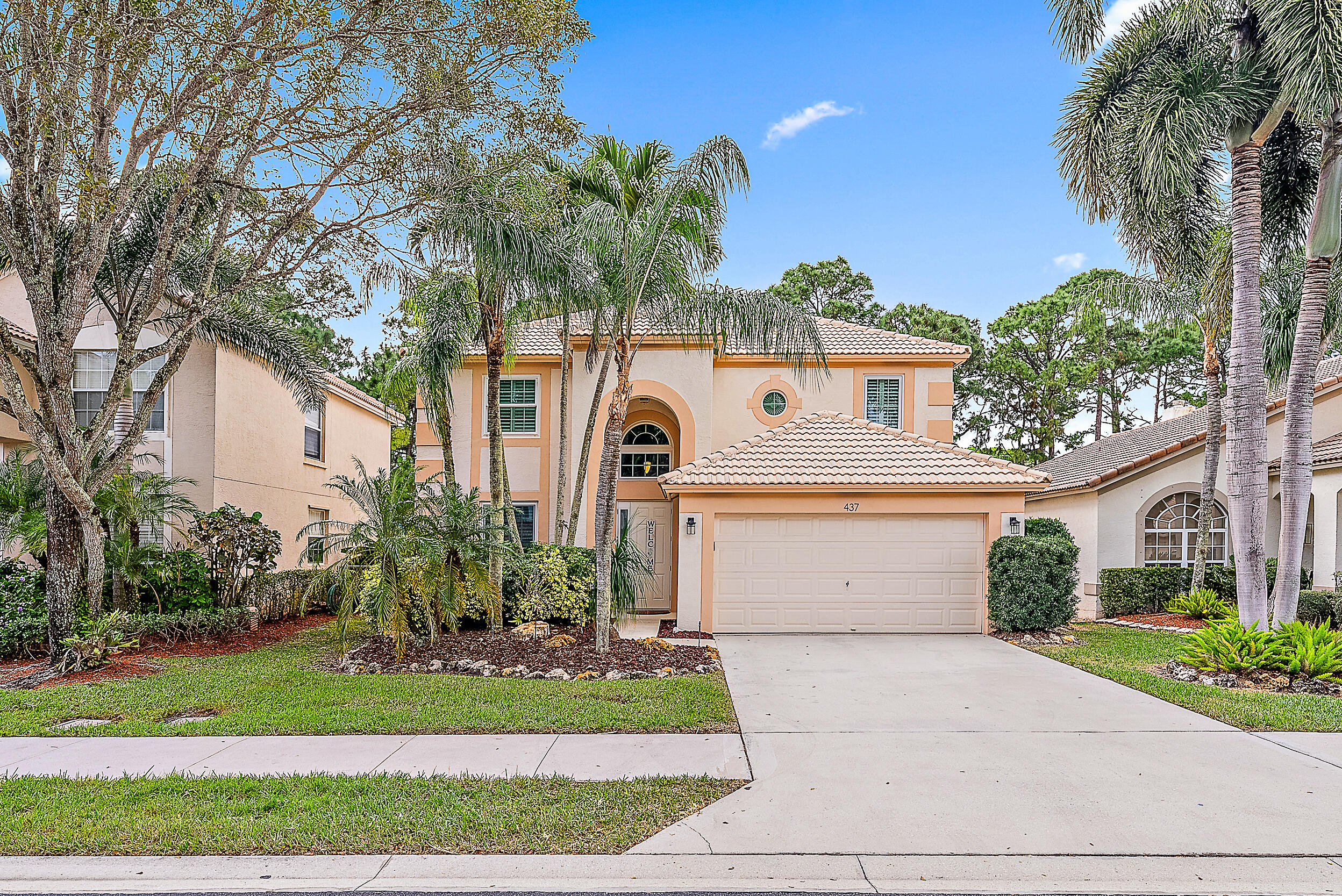 437 Woodview Circle