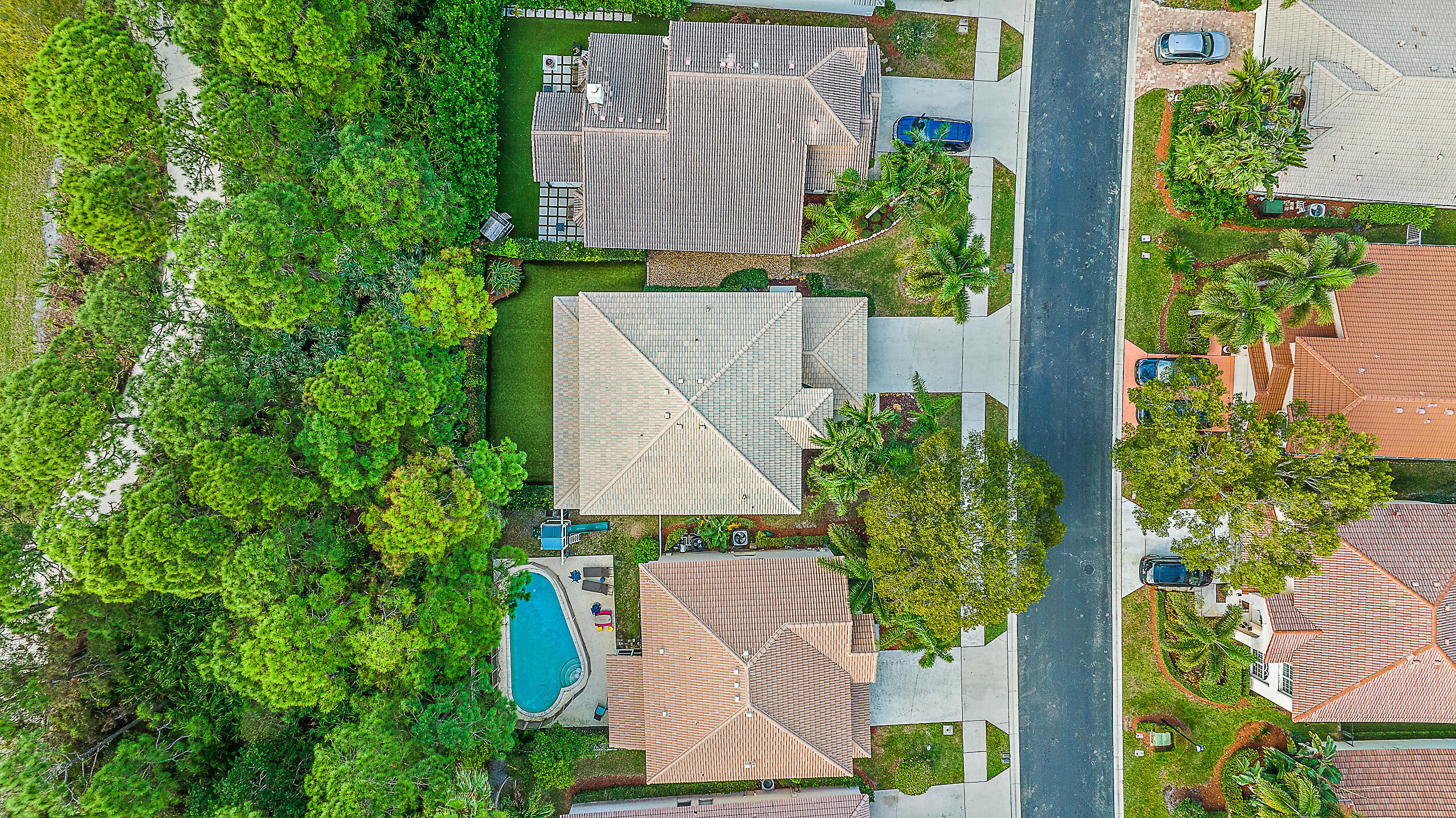 437 Woodview Circle