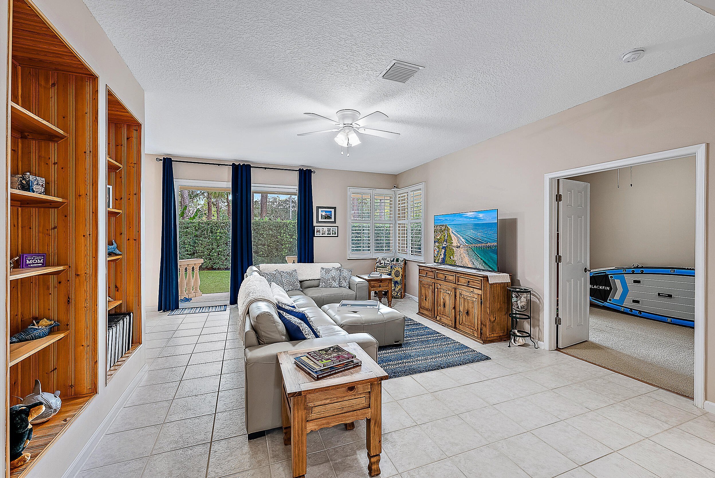 437 Woodview Circle
