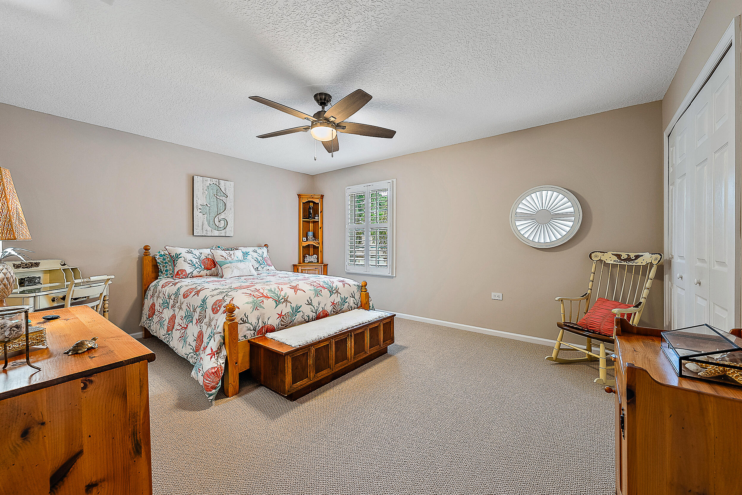437 Woodview Circle