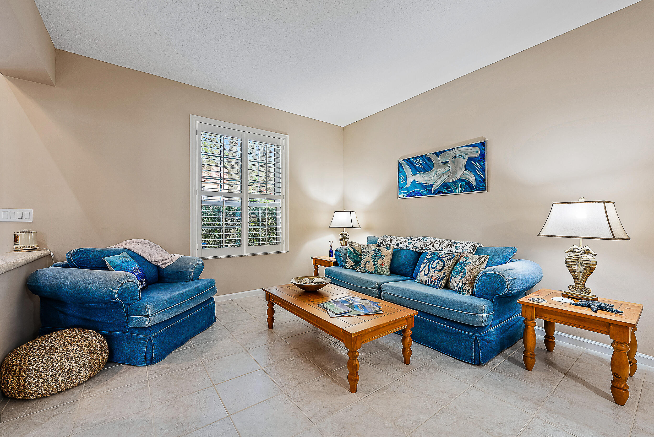 437 Woodview Circle