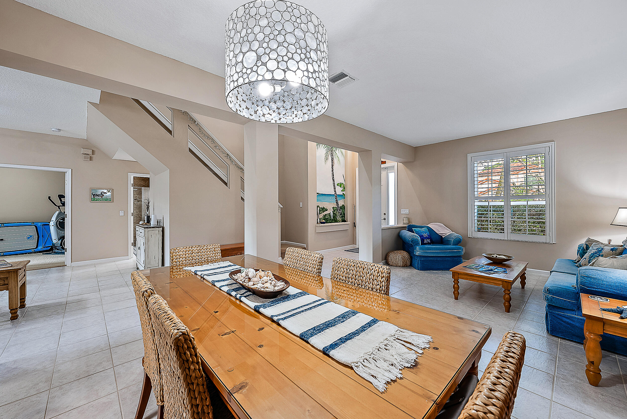 437 Woodview Circle