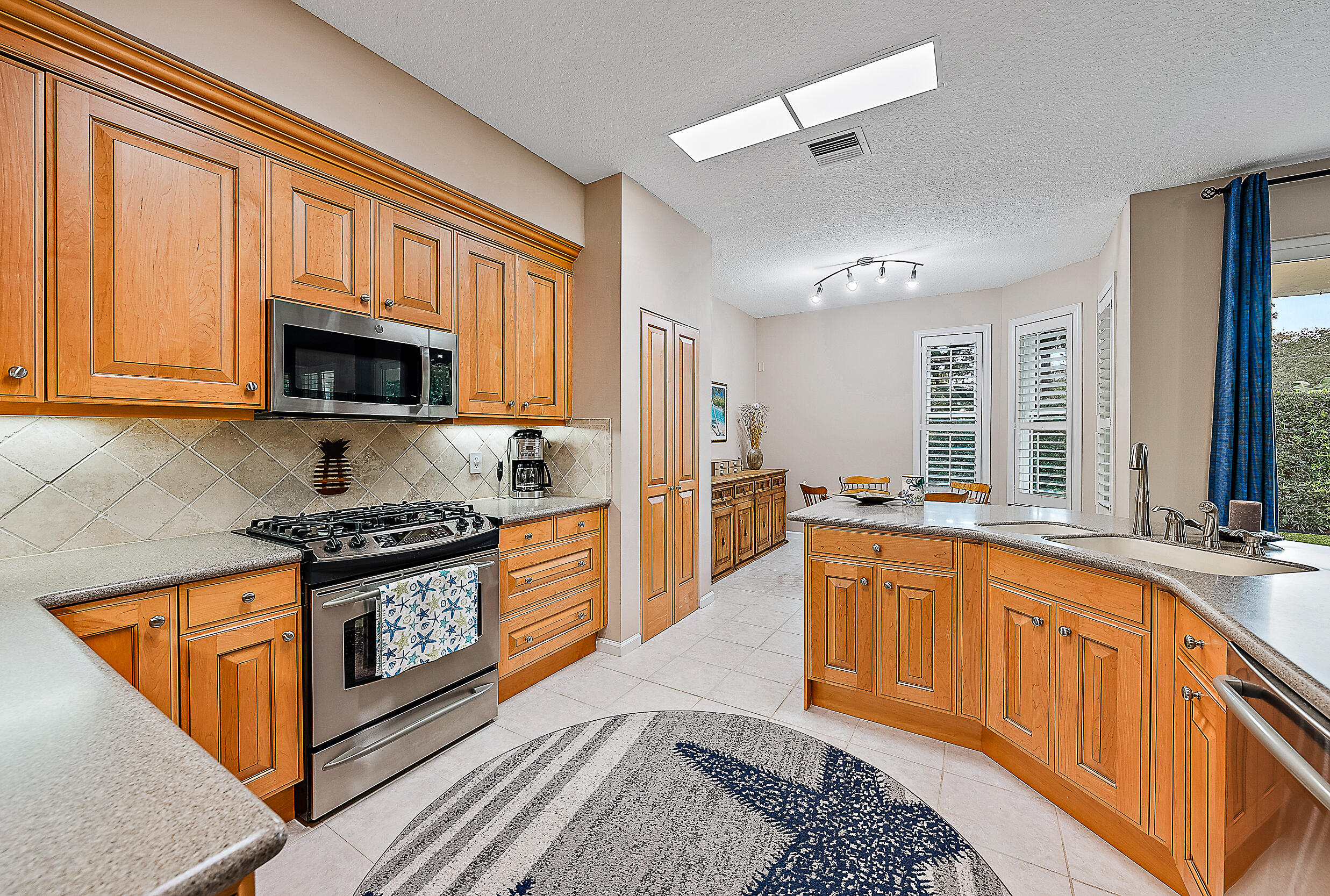 437 Woodview Circle