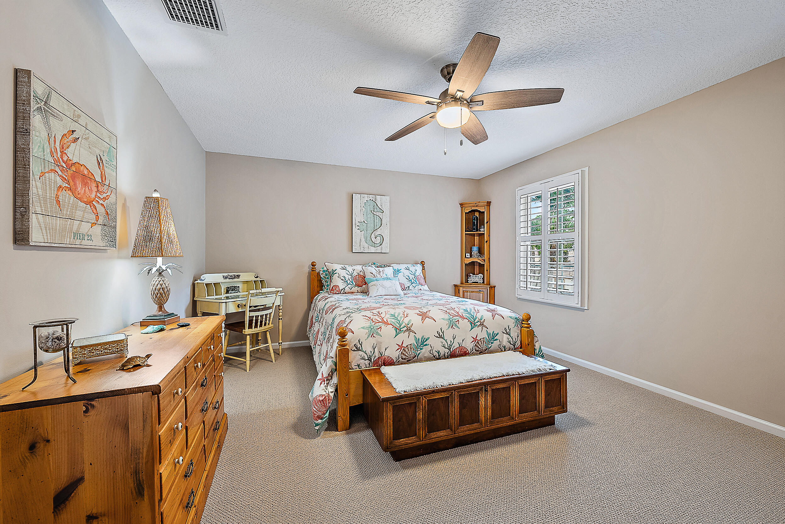 437 Woodview Circle