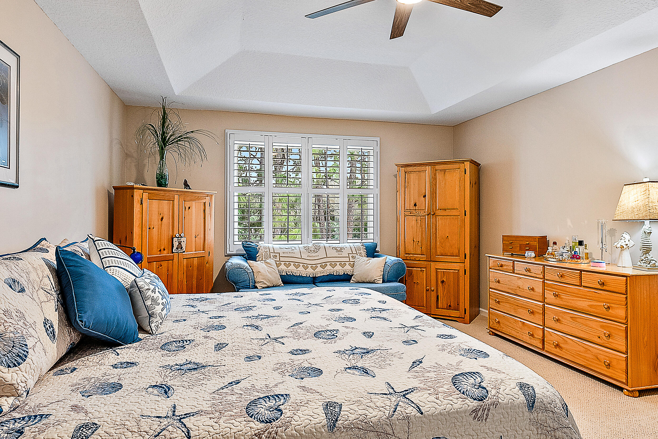 437 Woodview Circle