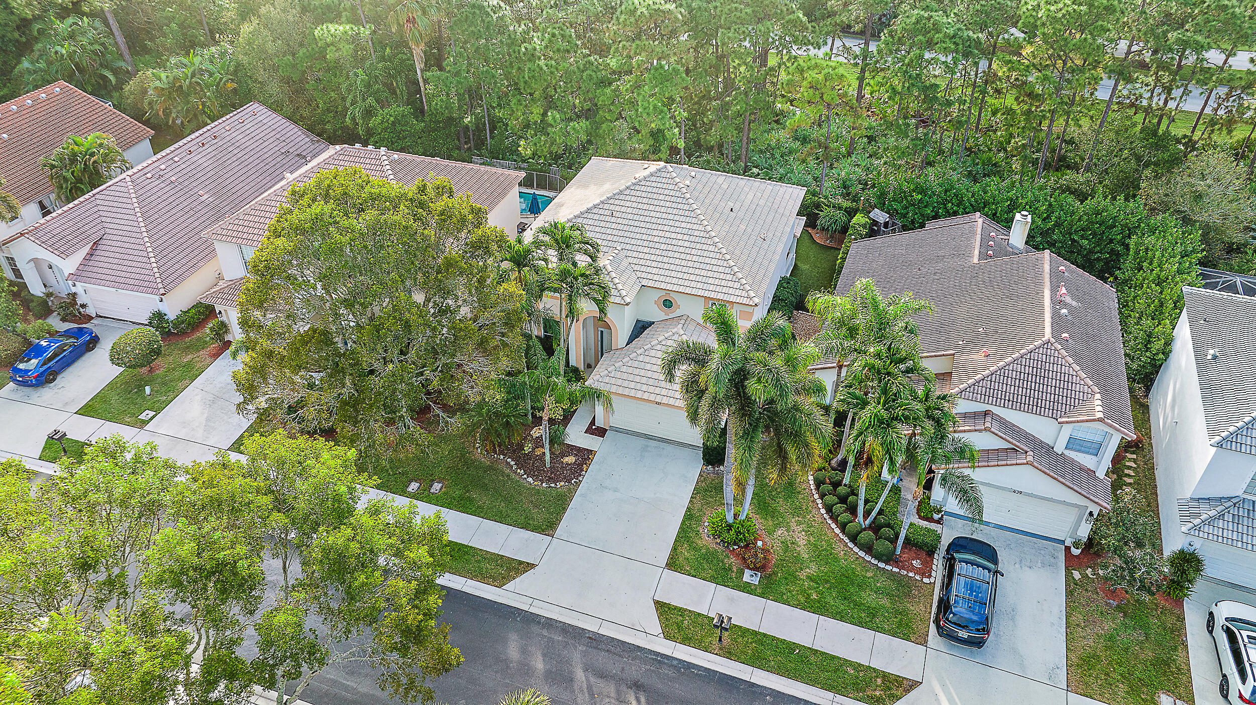 437 Woodview Circle