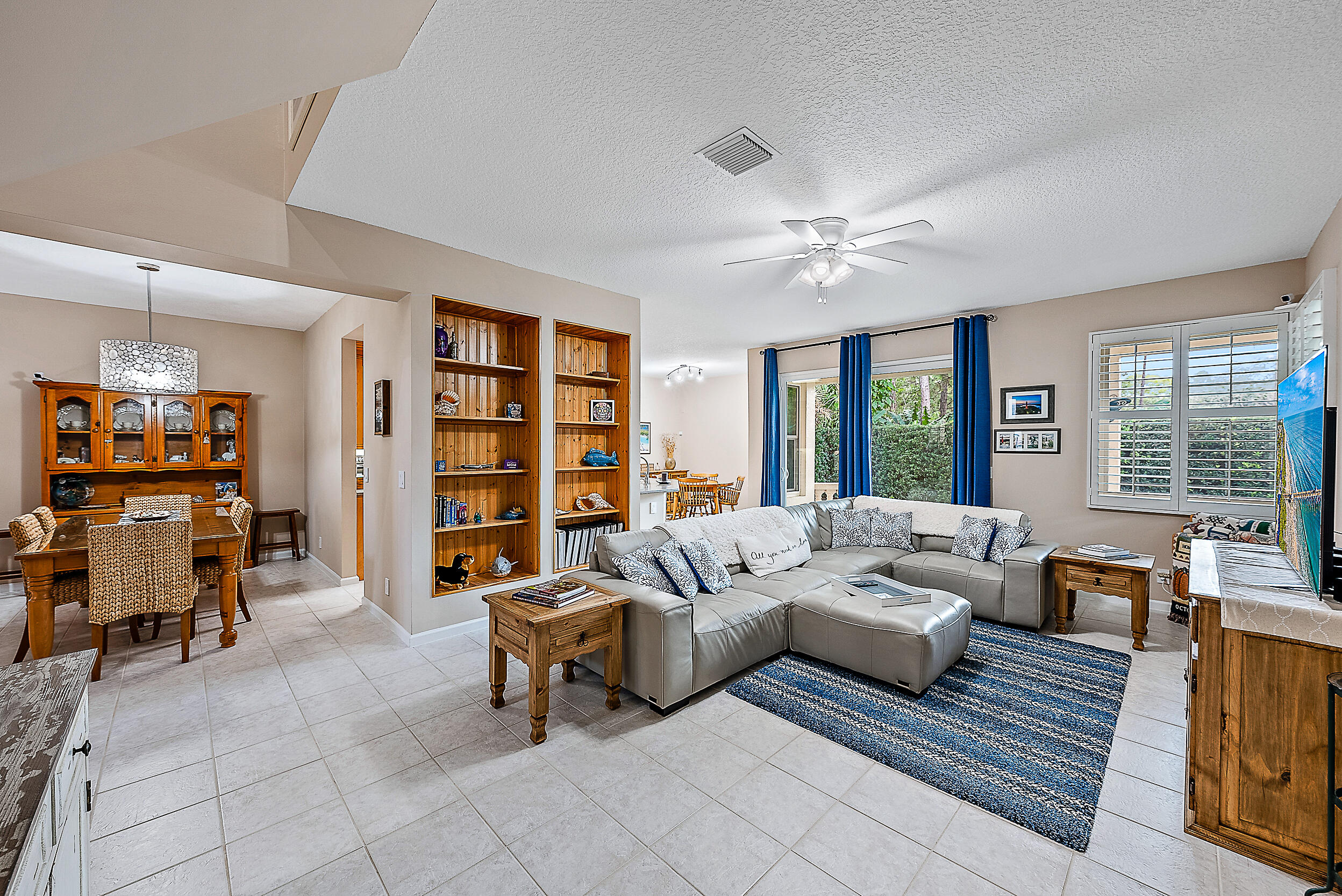 437 Woodview Circle