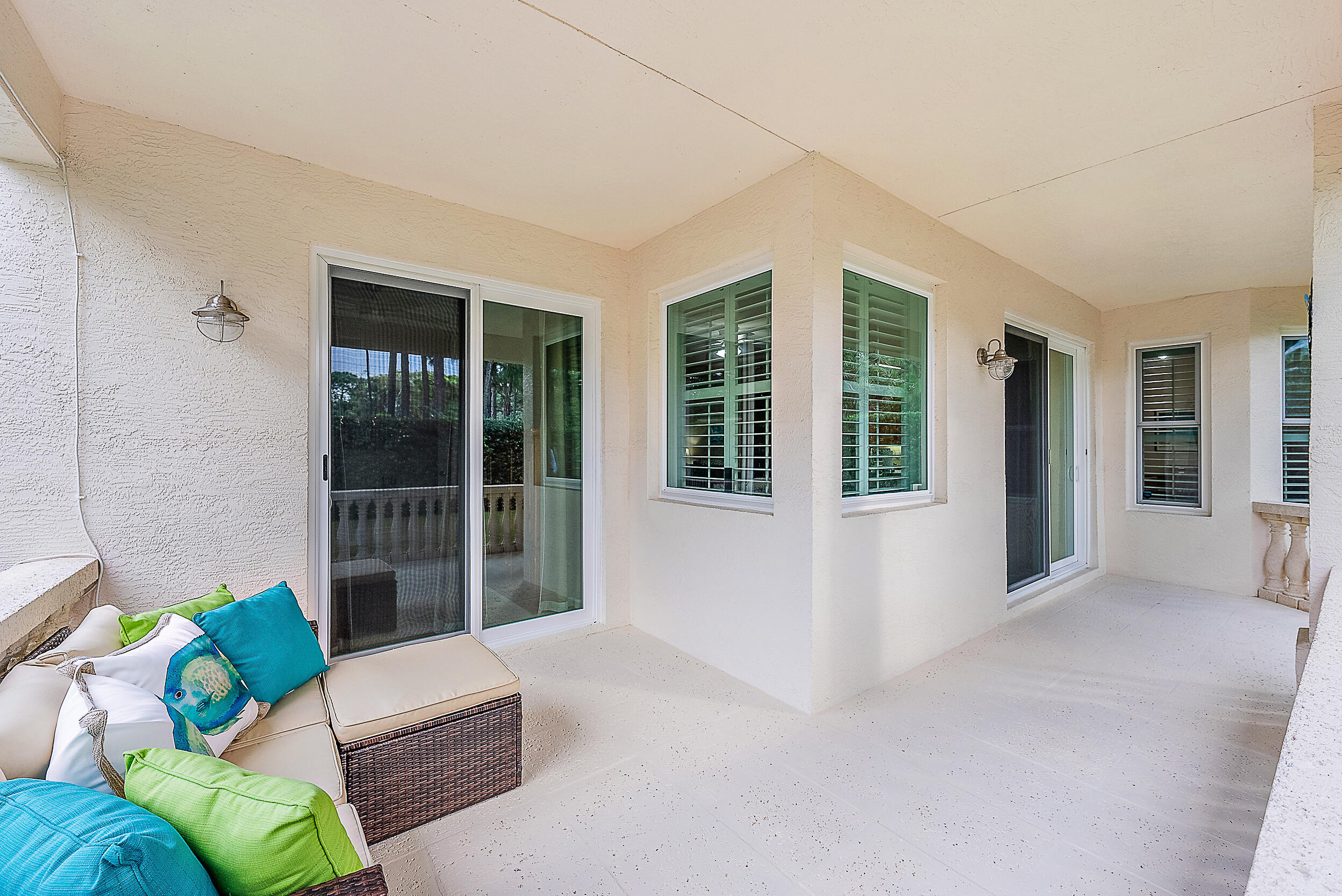 437 Woodview Circle
