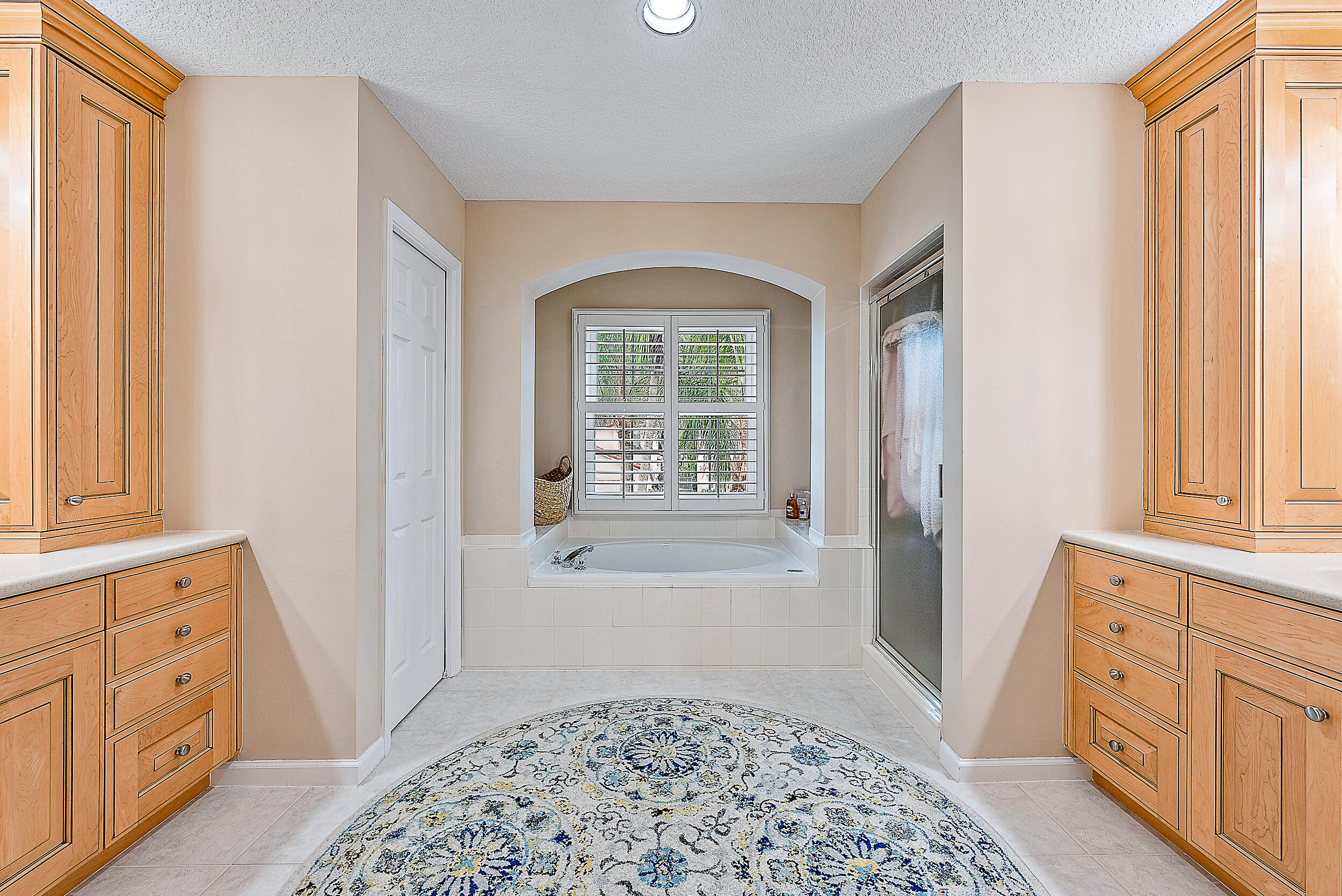 437 Woodview Circle