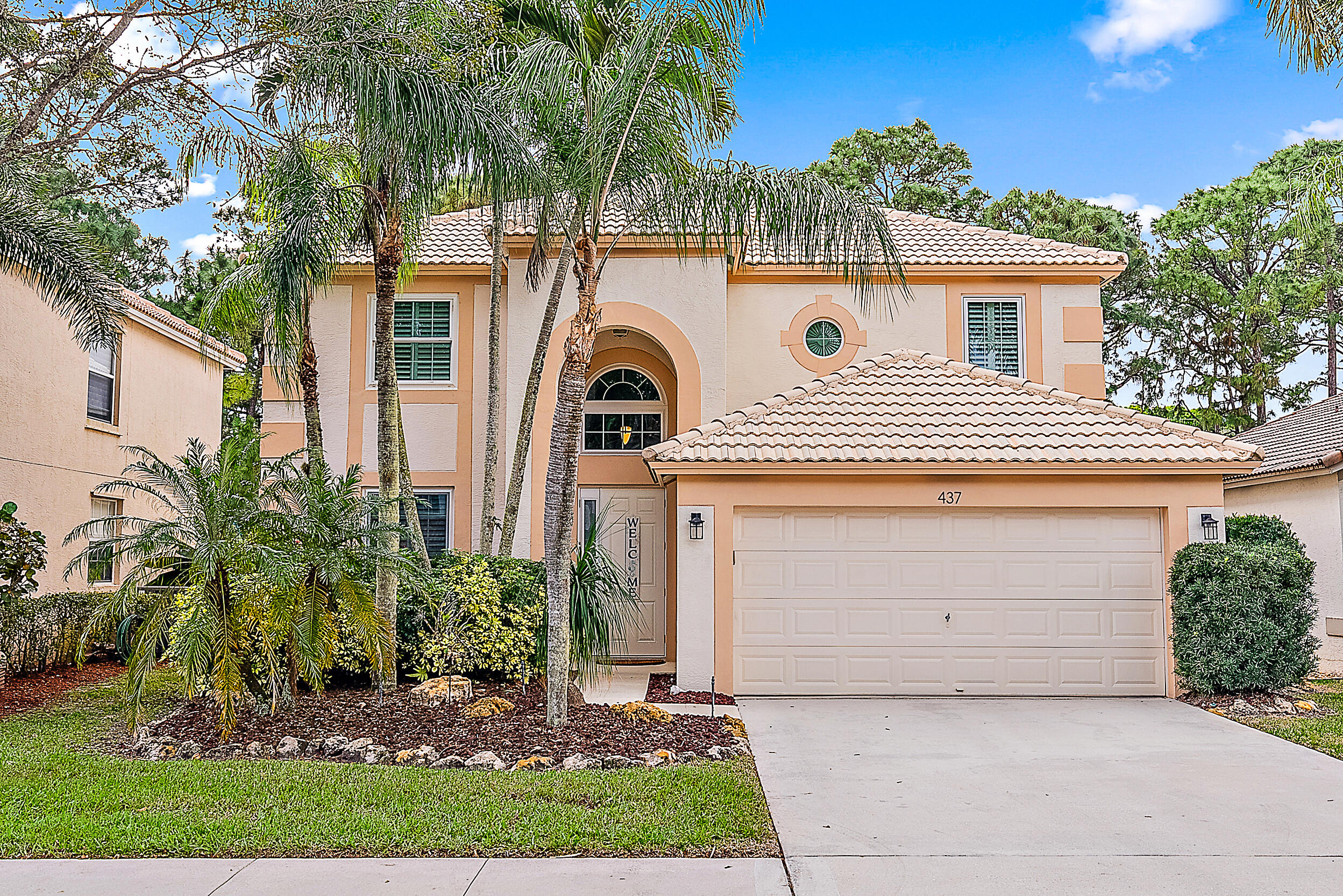 437 Woodview Circle