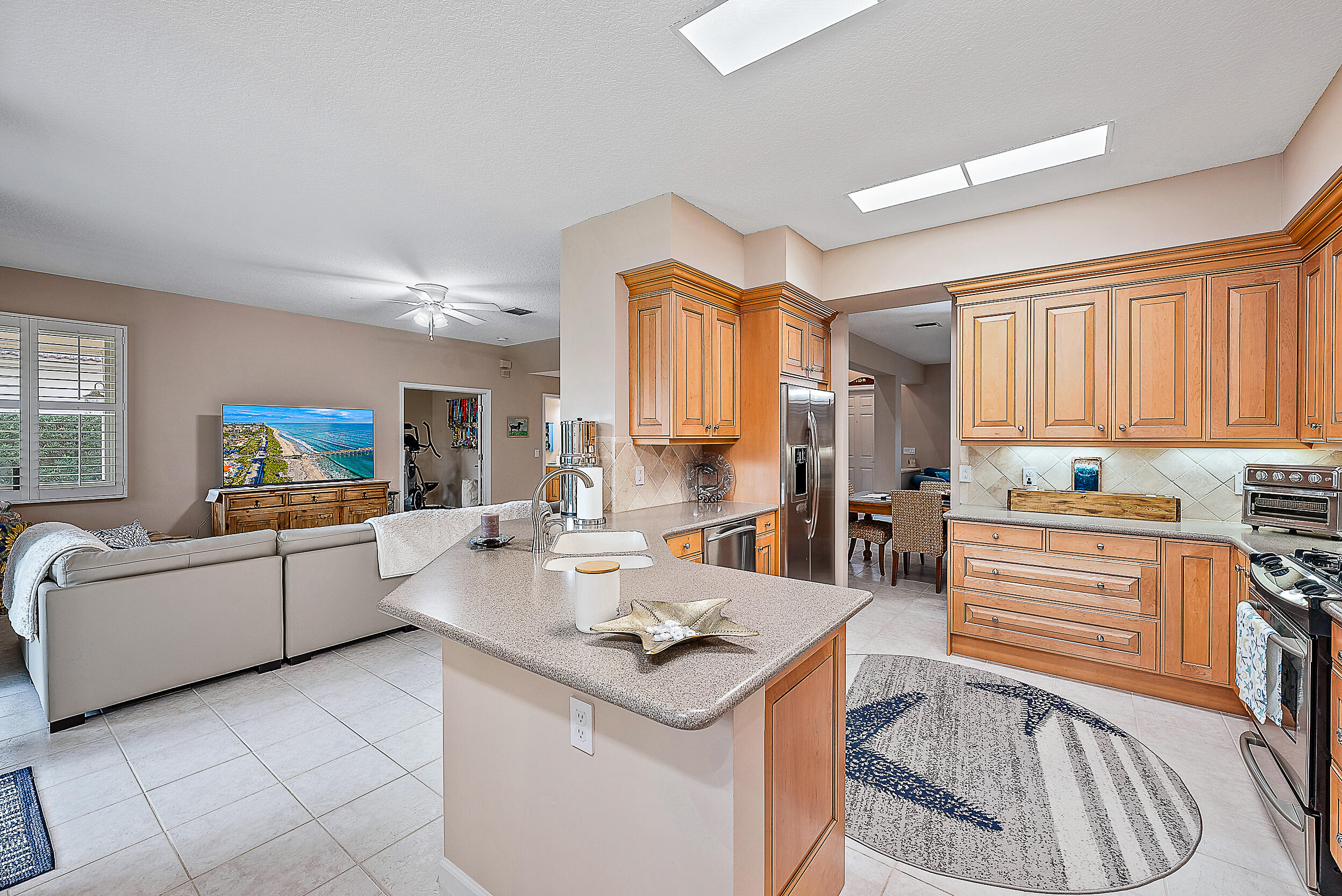 437 Woodview Circle