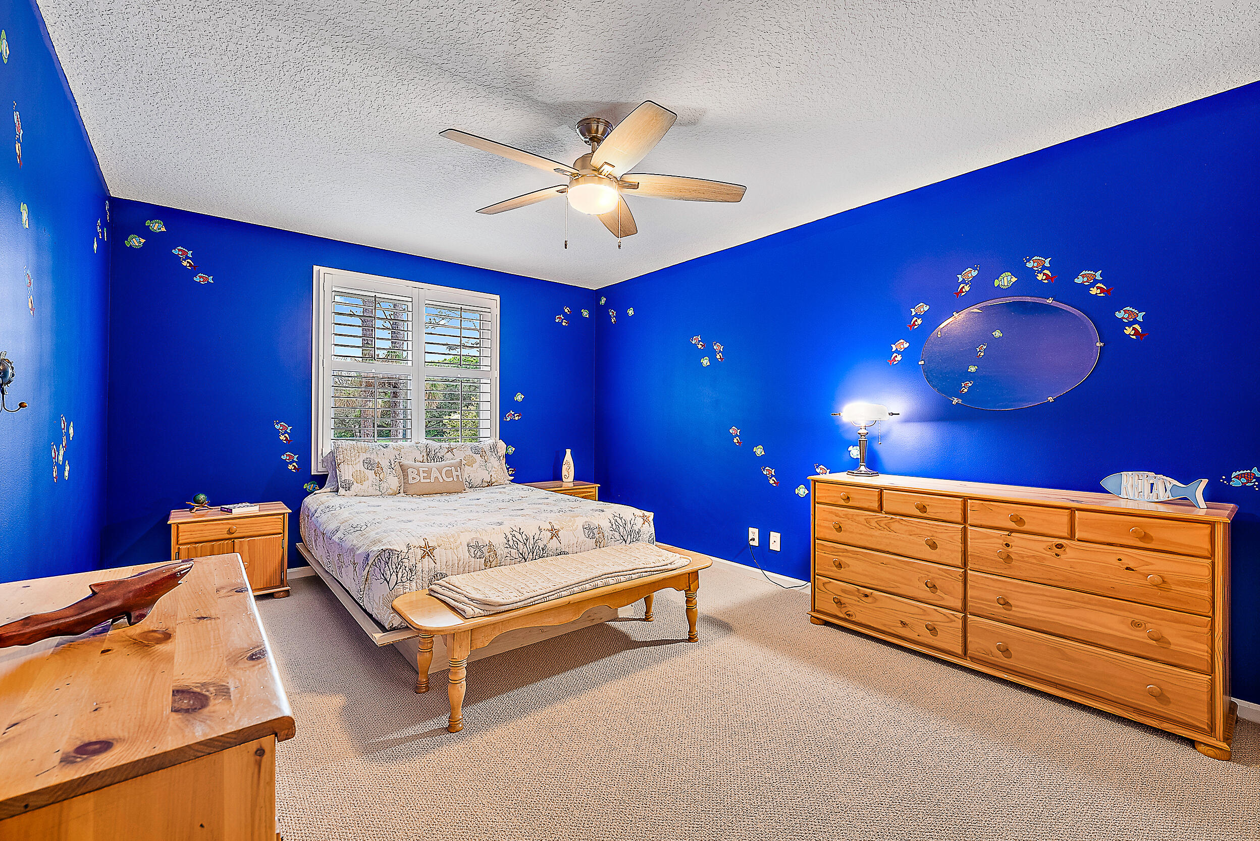 437 Woodview Circle