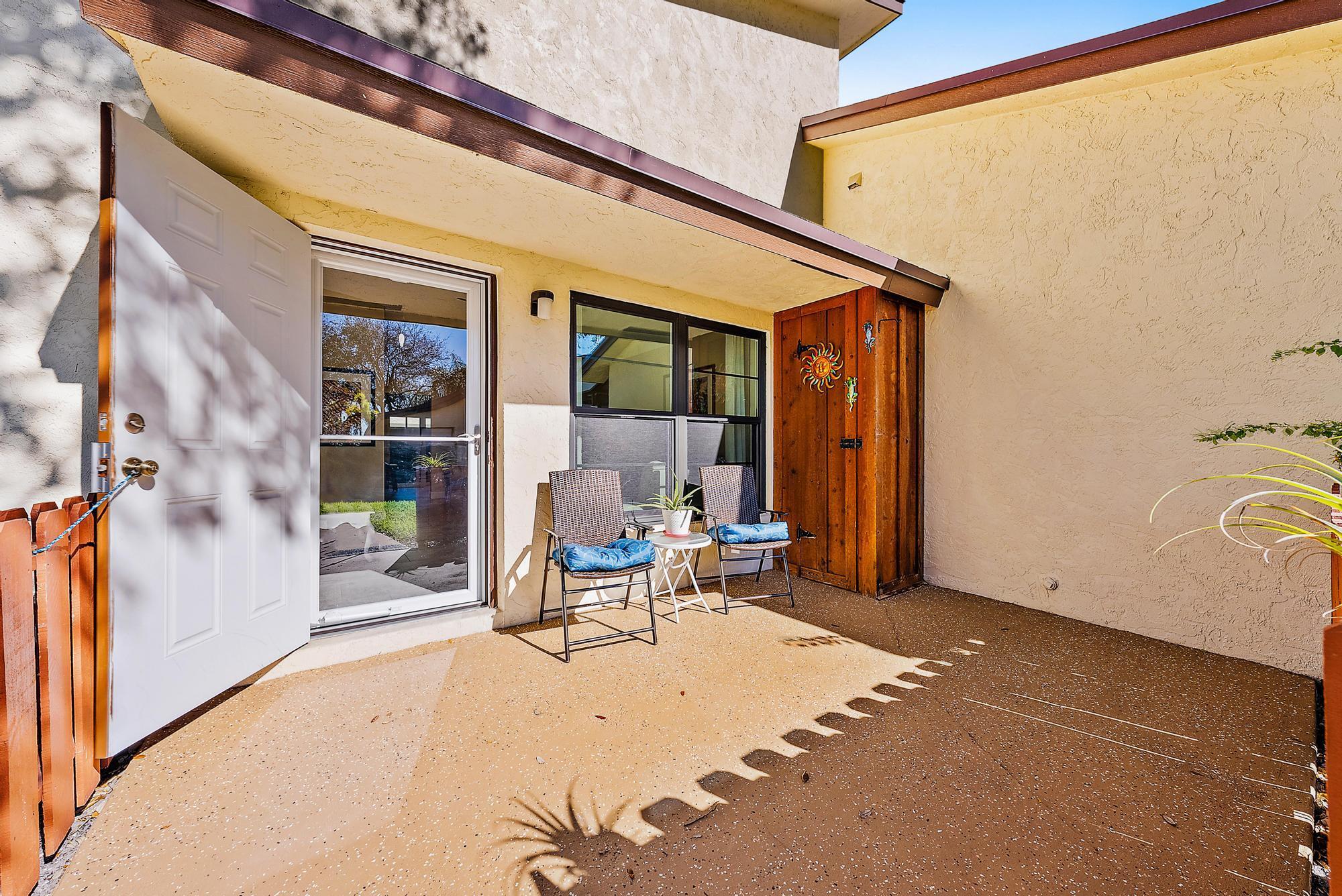 8003 SE Villa Circle