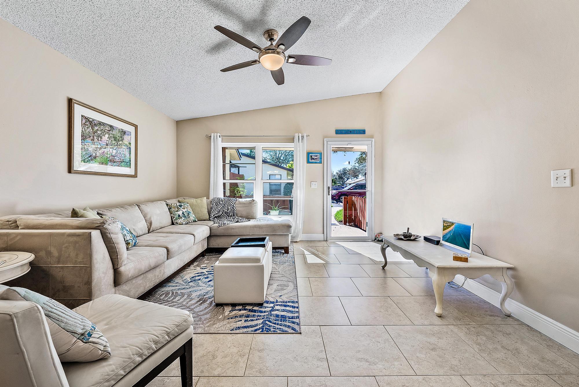 8003 SE Villa Circle