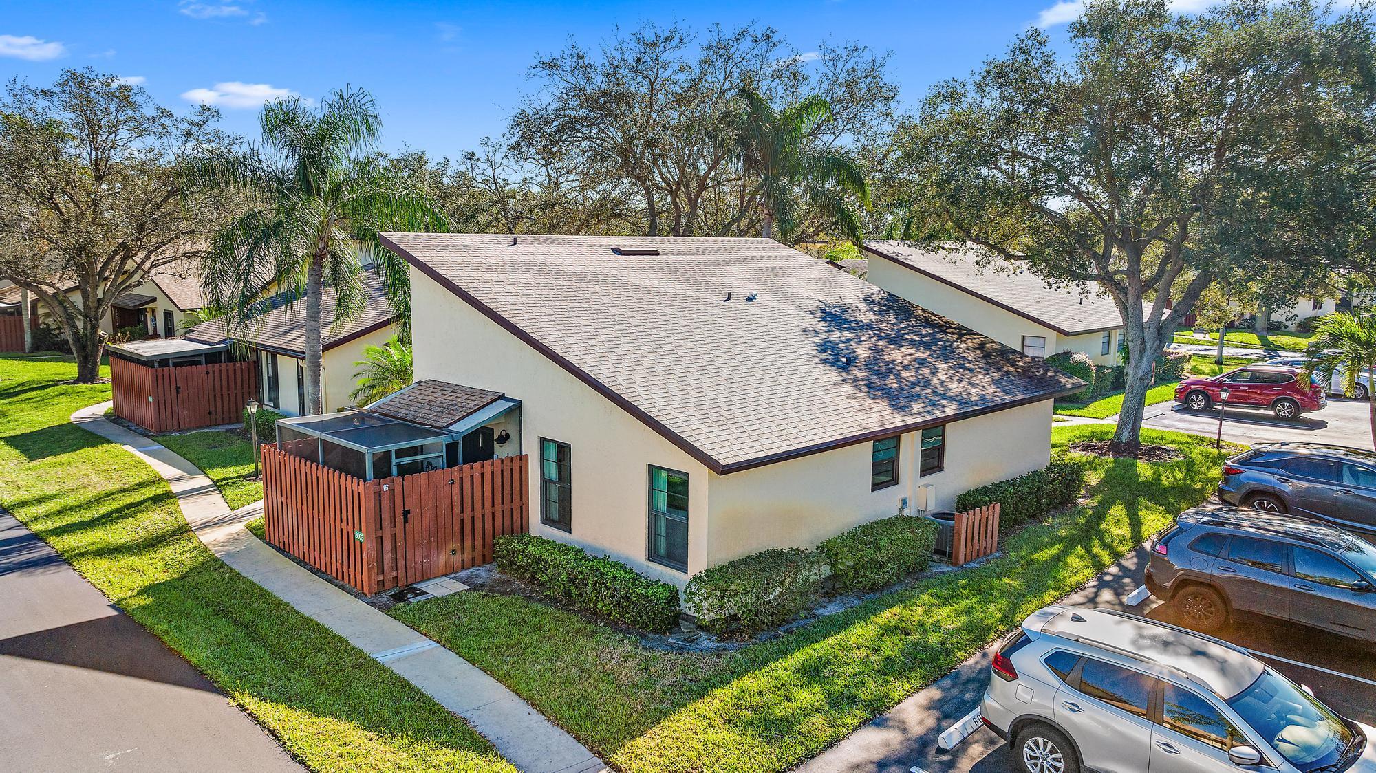 8003 SE Villa Circle