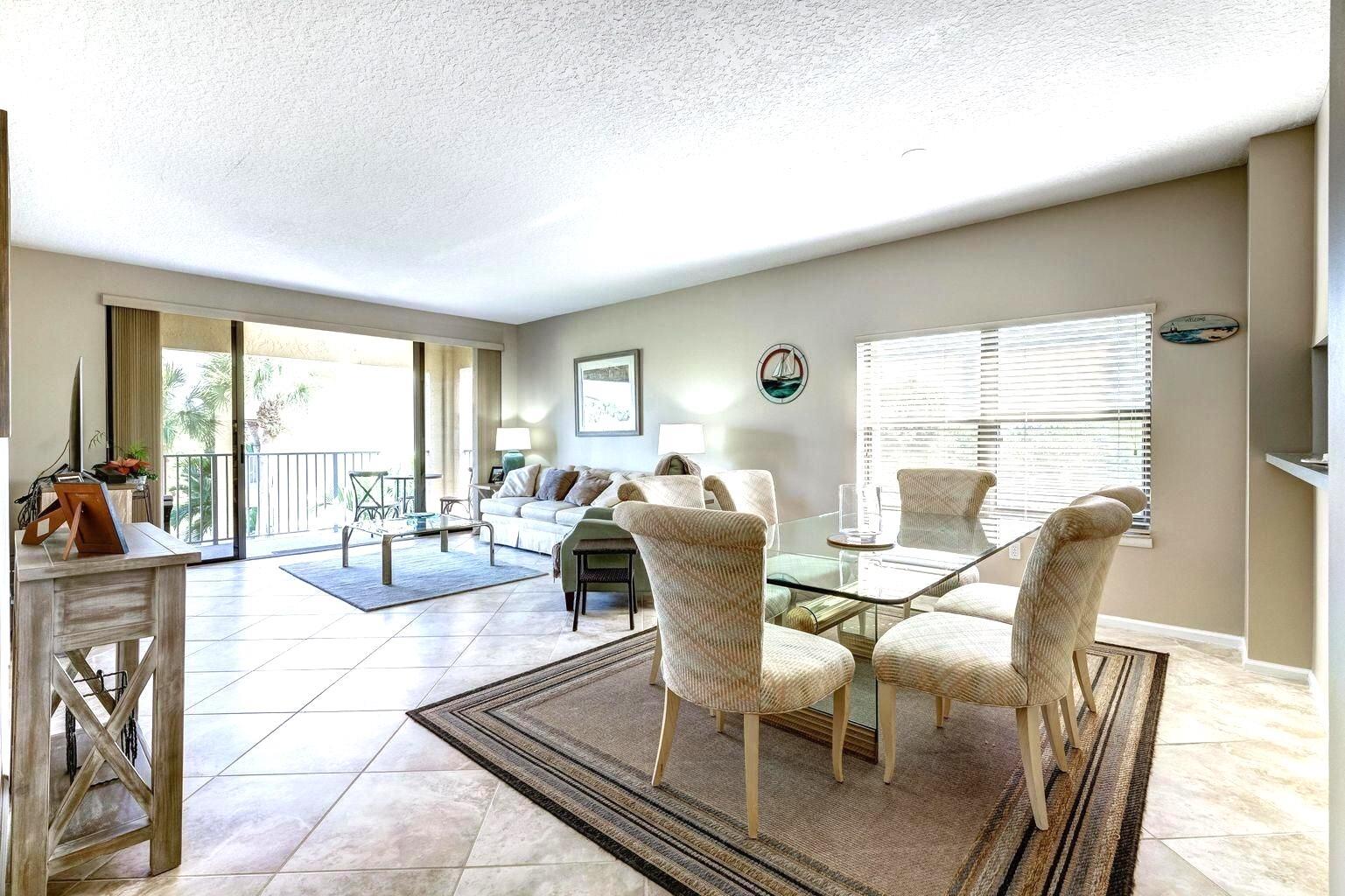 300 Uno Lago Drive 305