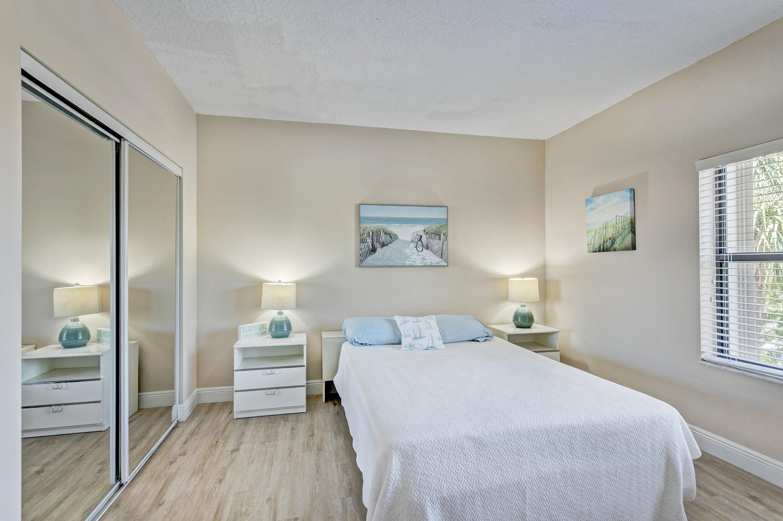 300 Uno Lago Drive 305
