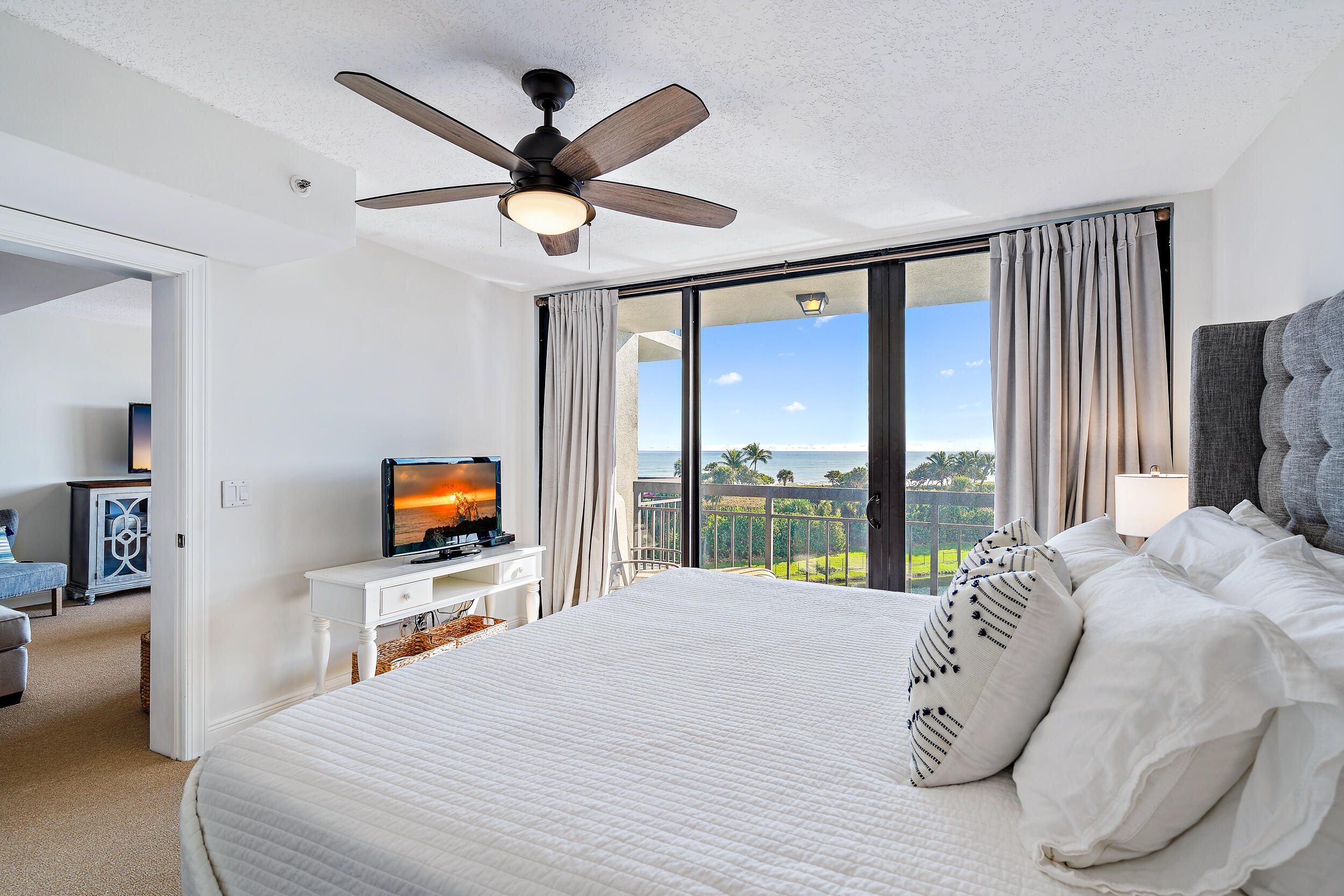 101 S Seas Drive 406