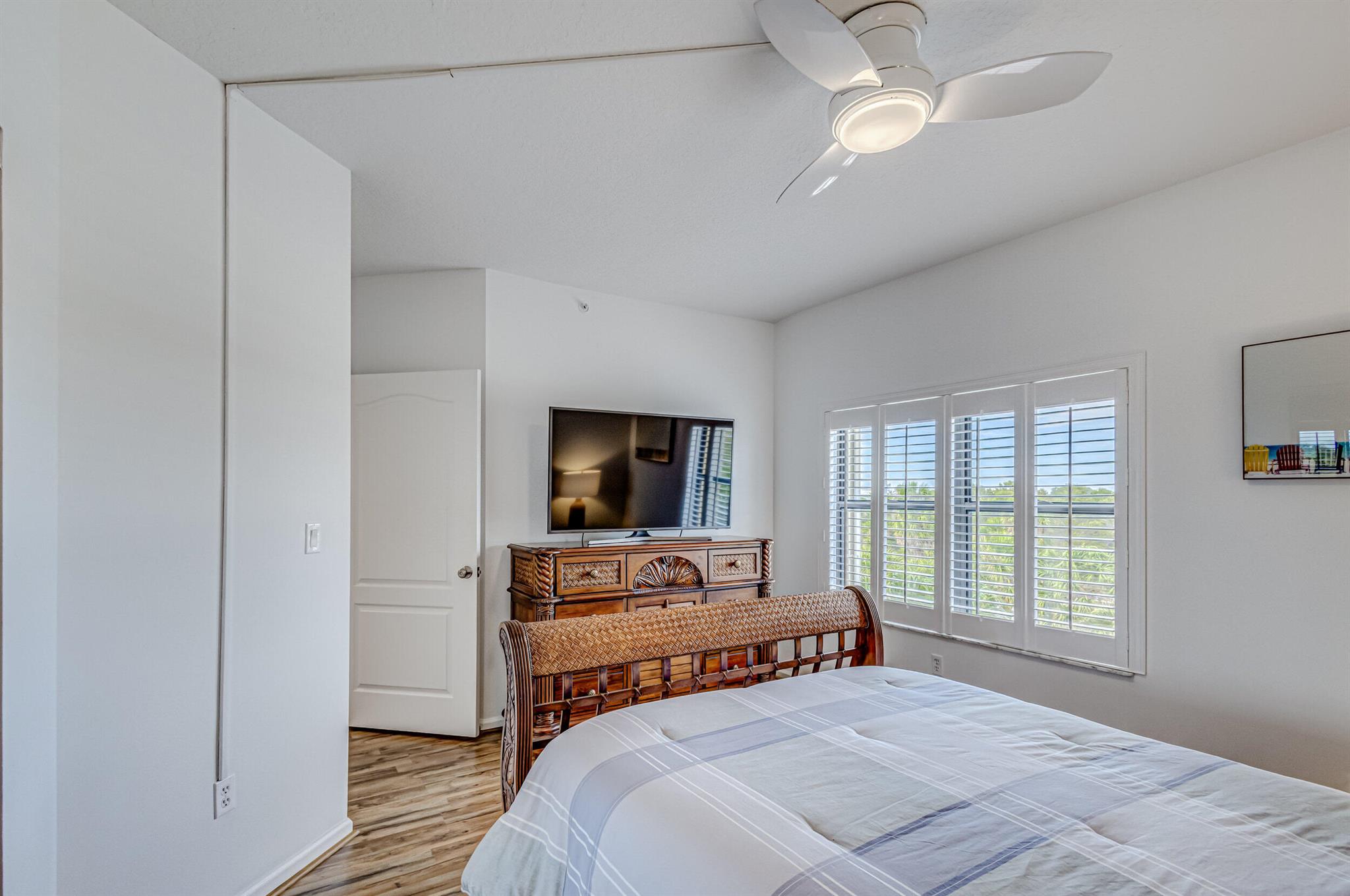 100 Uno Lago Drive 401