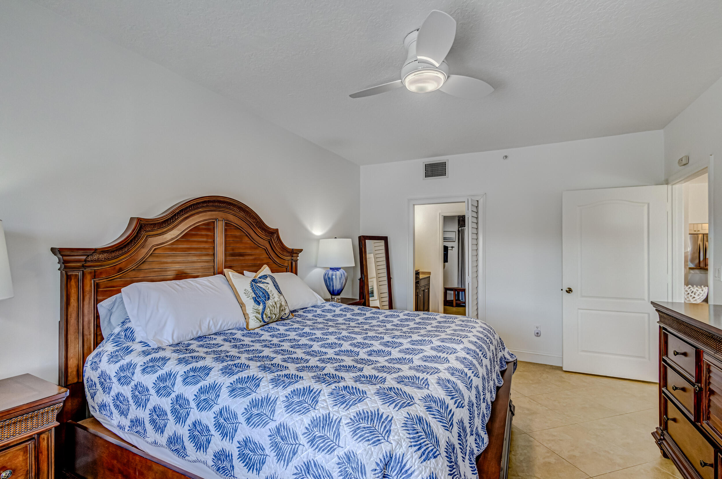 100 Uno Lago Drive 401
