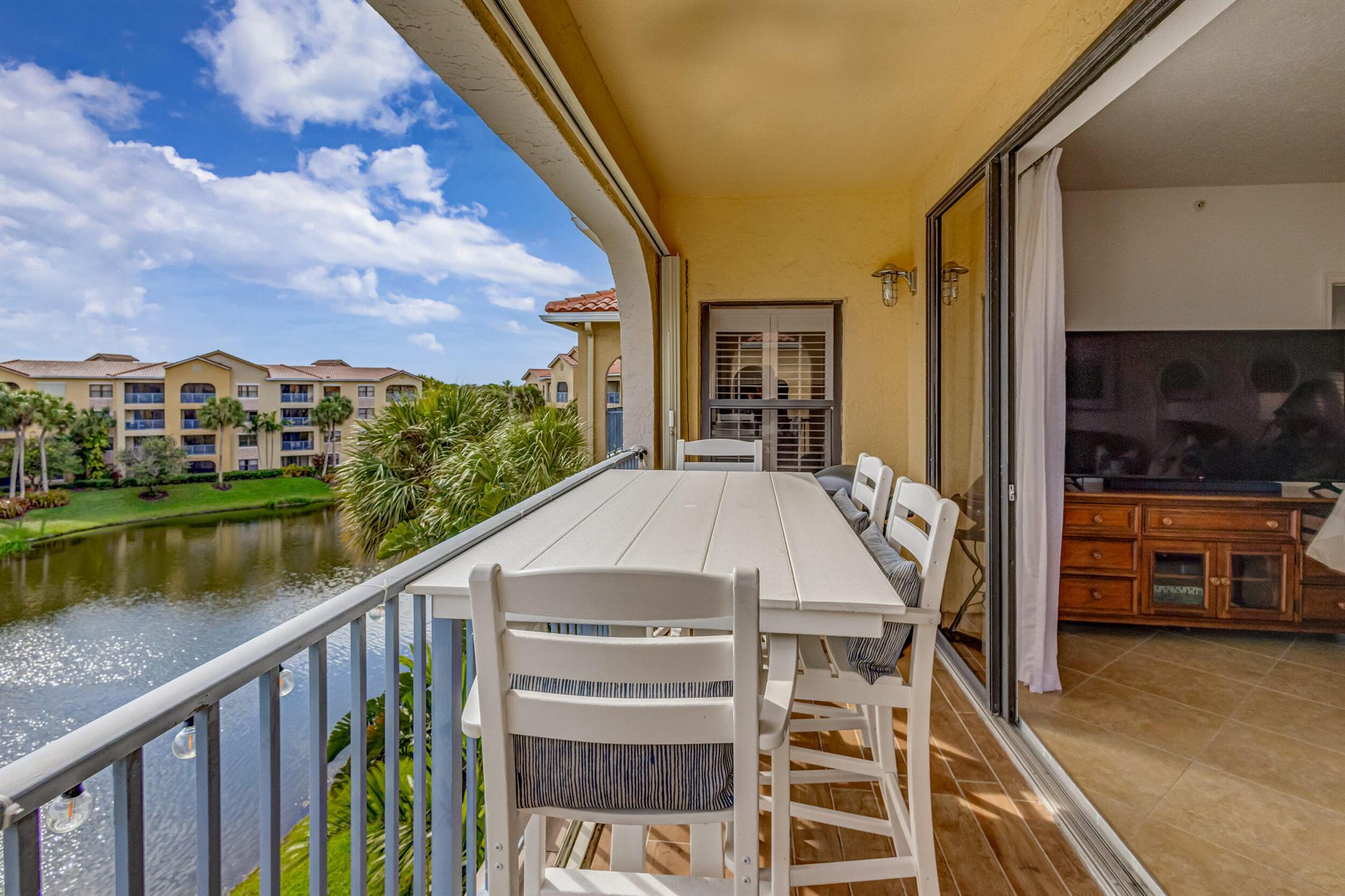 100 Uno Lago Drive 401