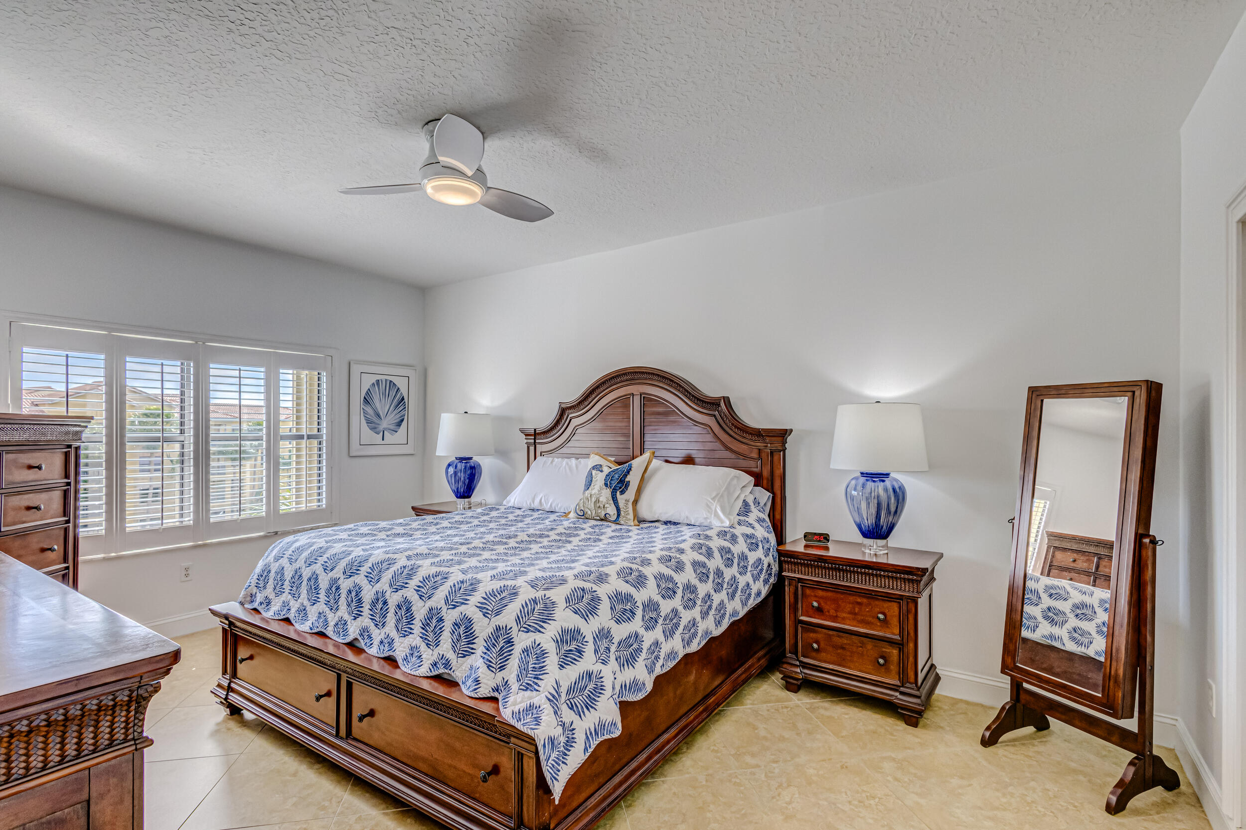 100 Uno Lago Drive 401