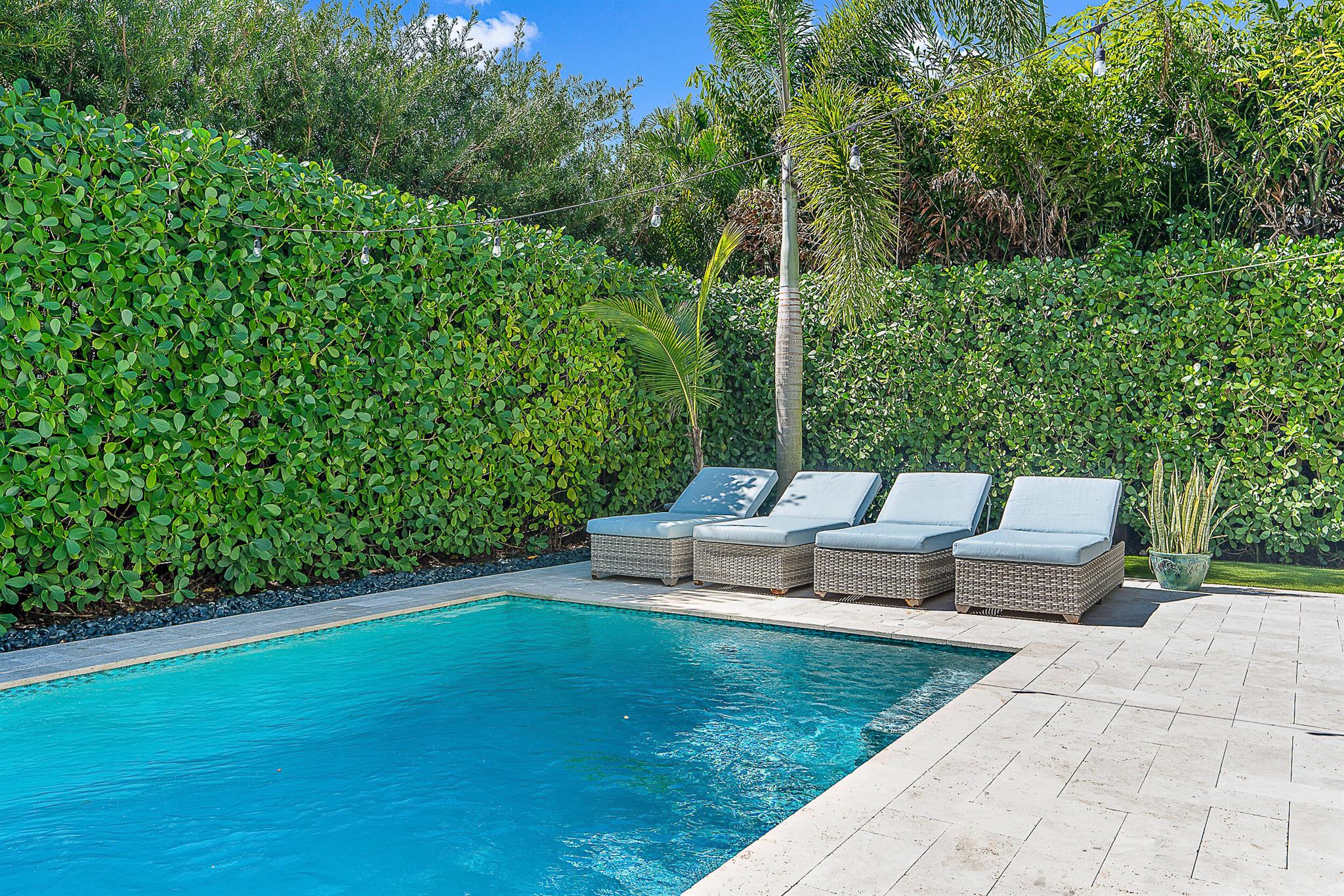 345 Kingfisher Drive