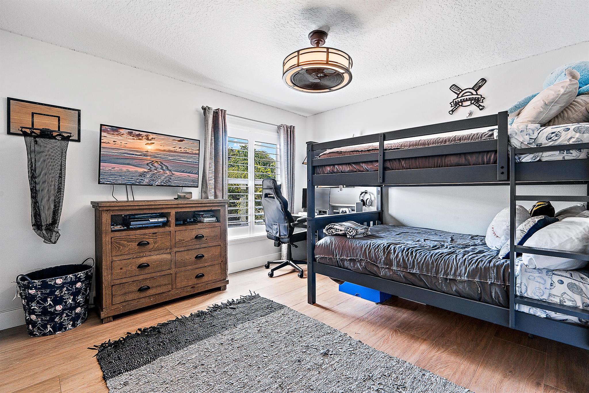 345 Kingfisher Drive